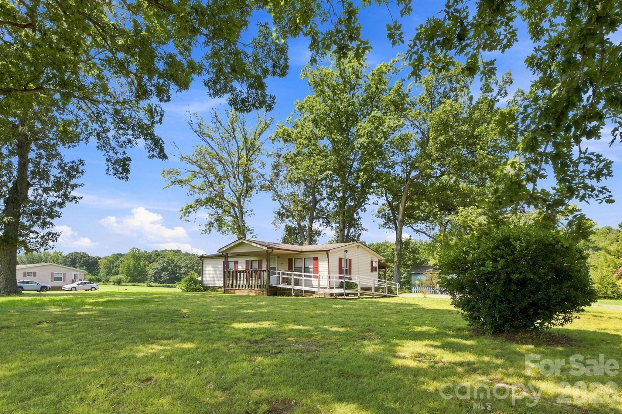 3411 Yount Road — Newton