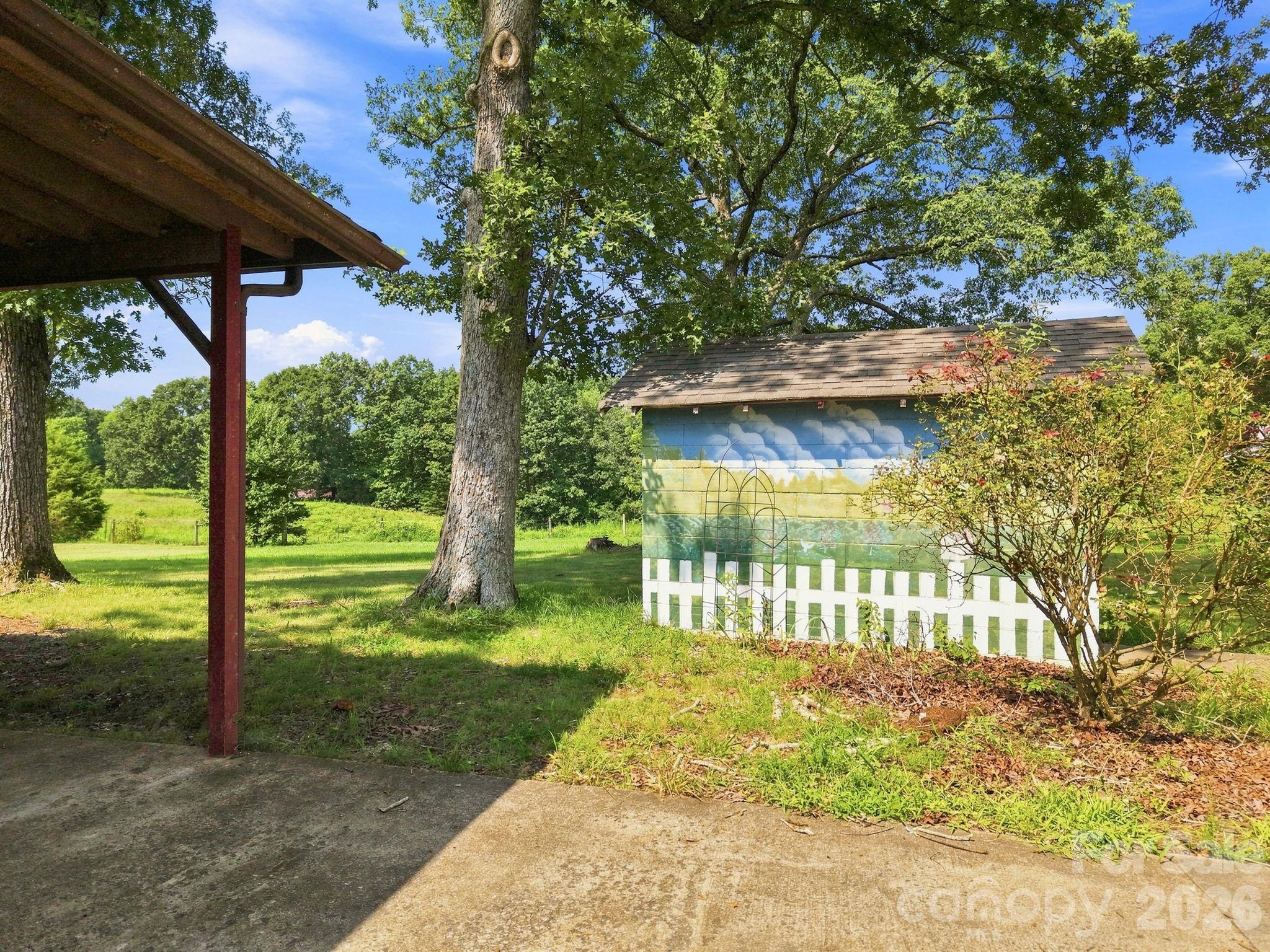 3411 Yount Road — Newton