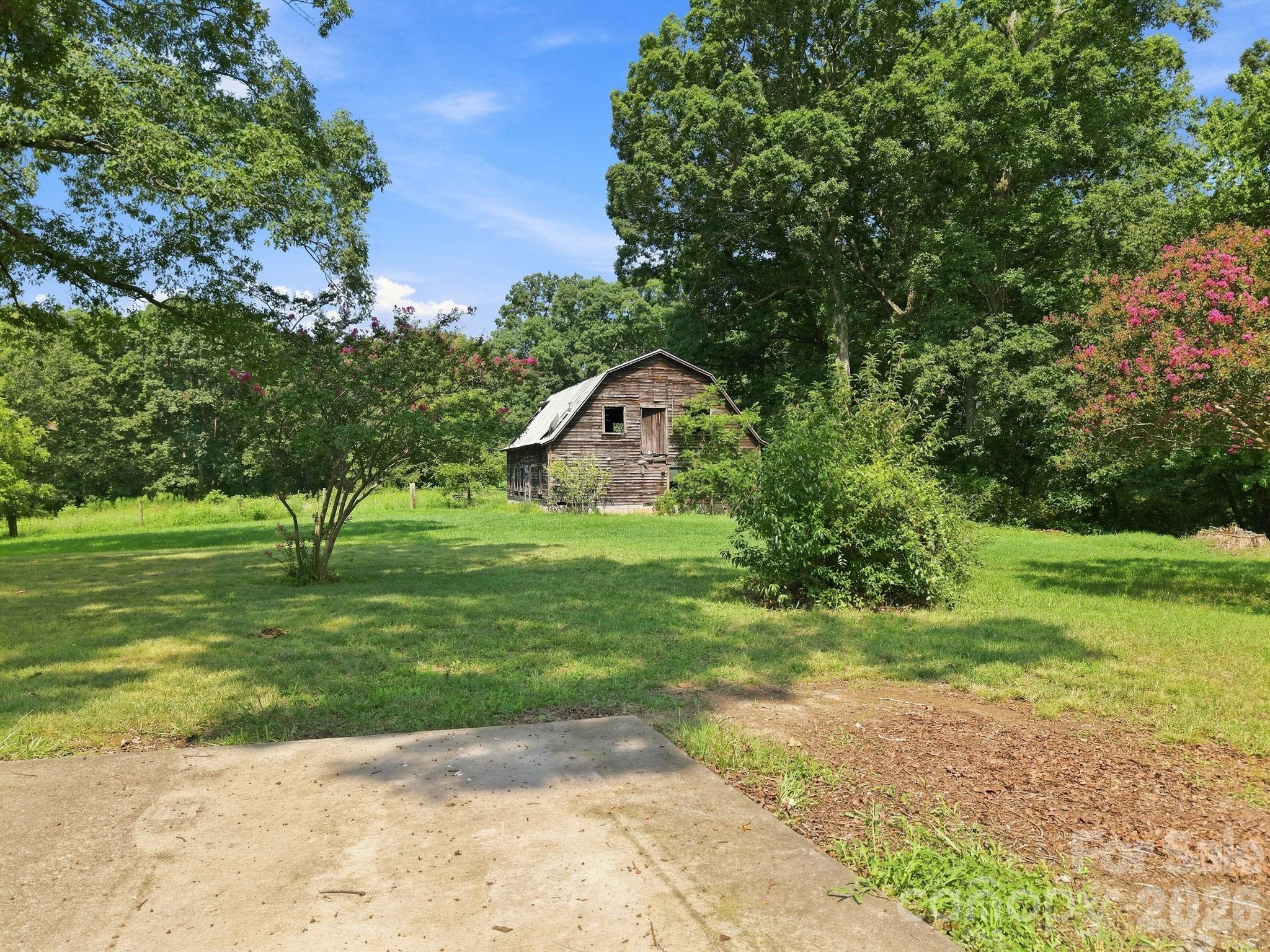 3411 Yount Road — Newton