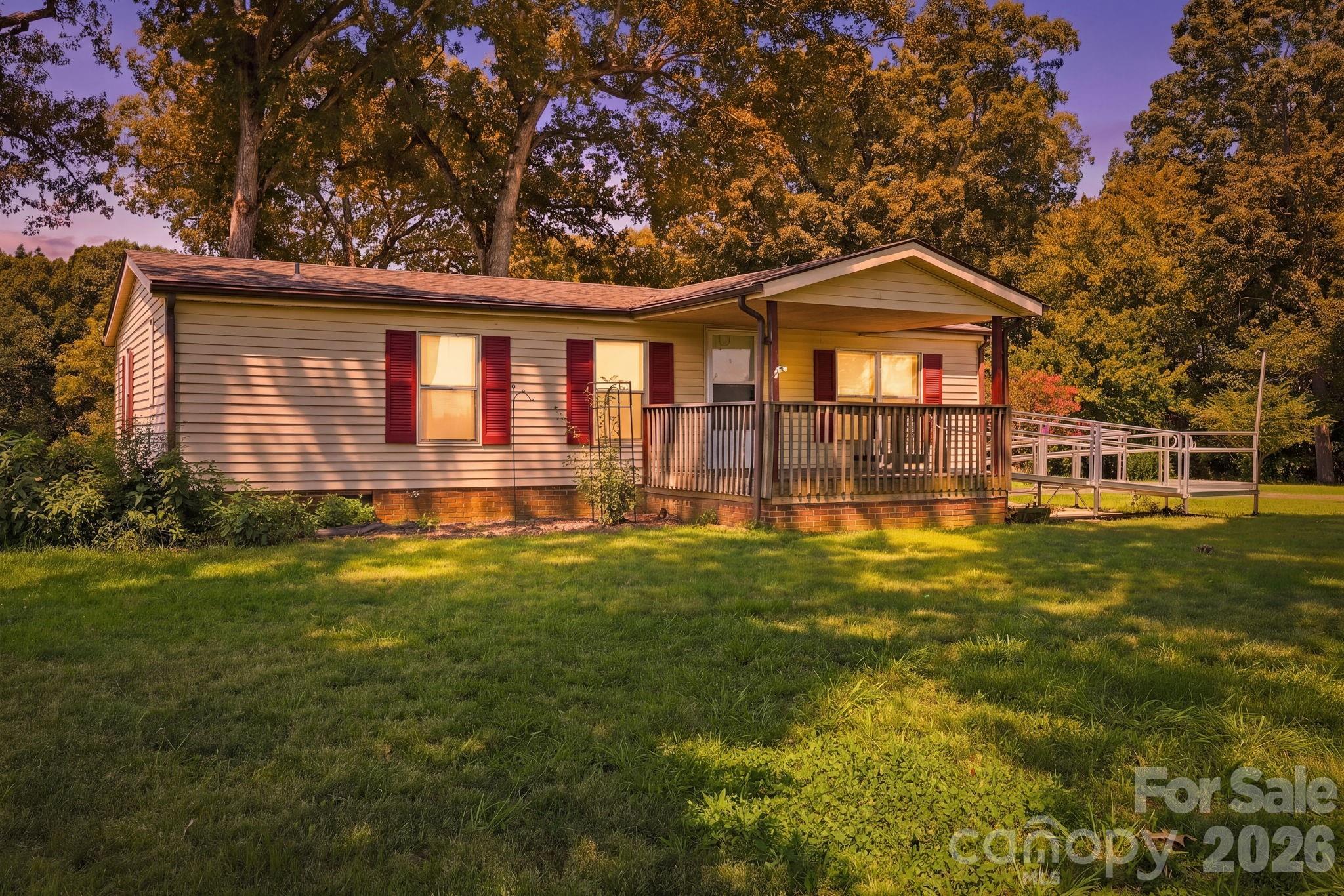 3411 Yount Road — Newton