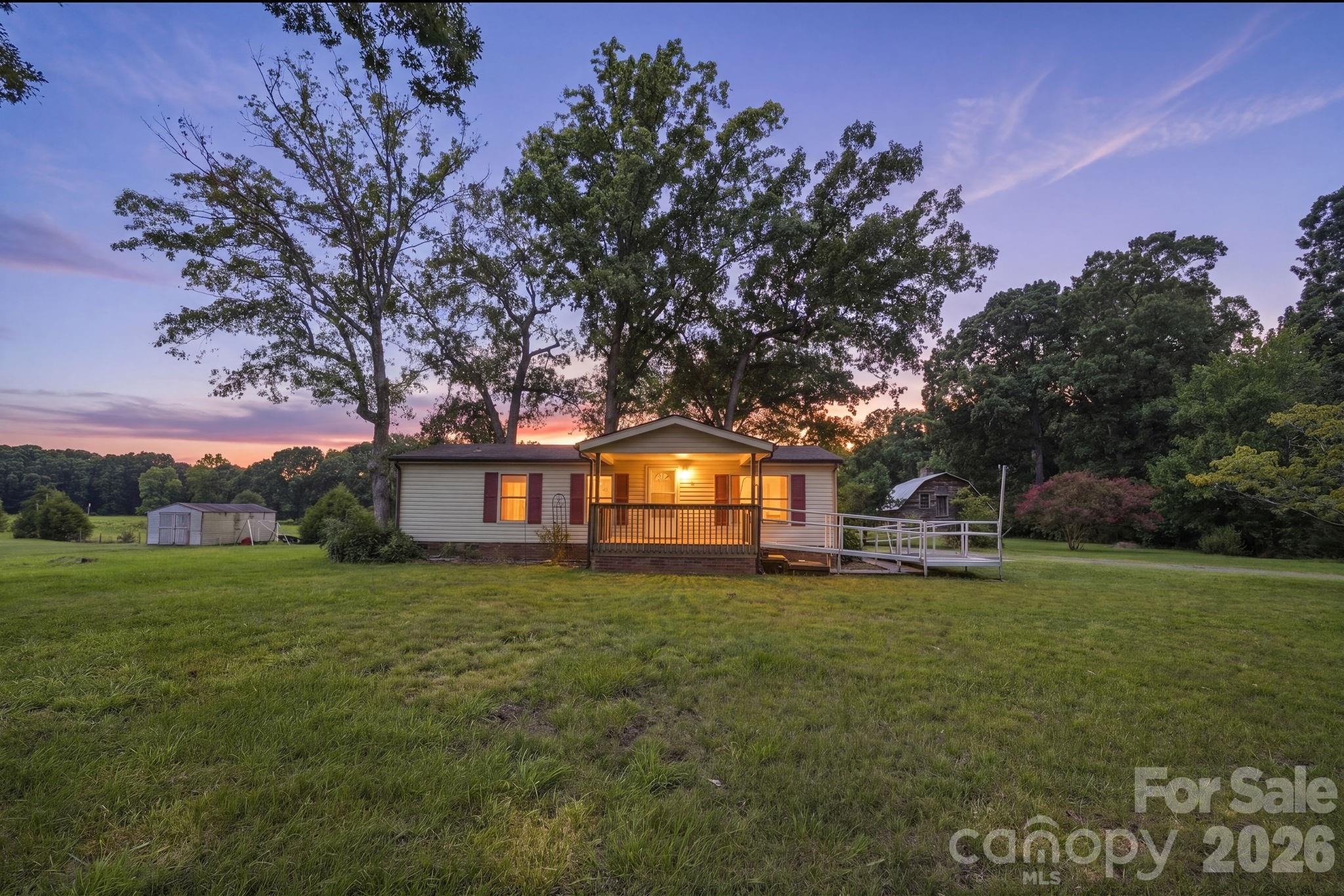 3411 Yount Road — Newton