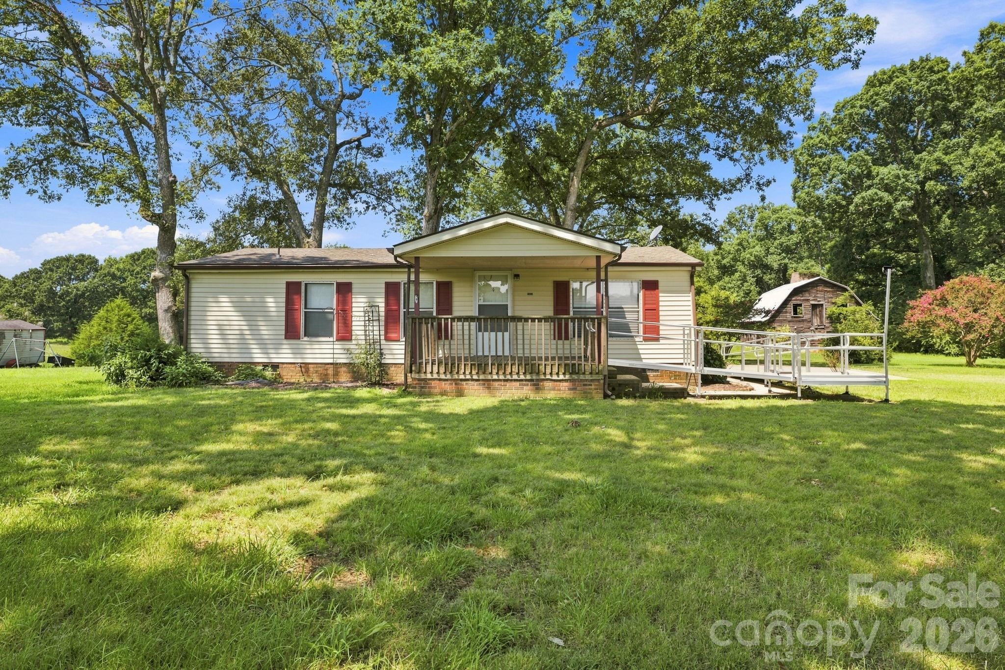 3411 Yount Road — Newton