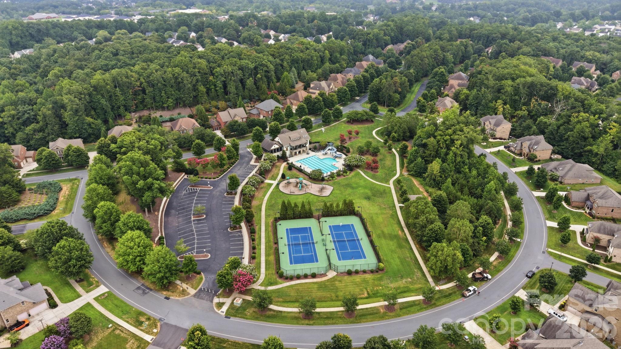 7107 Brookline Place #228 — Huntersville
