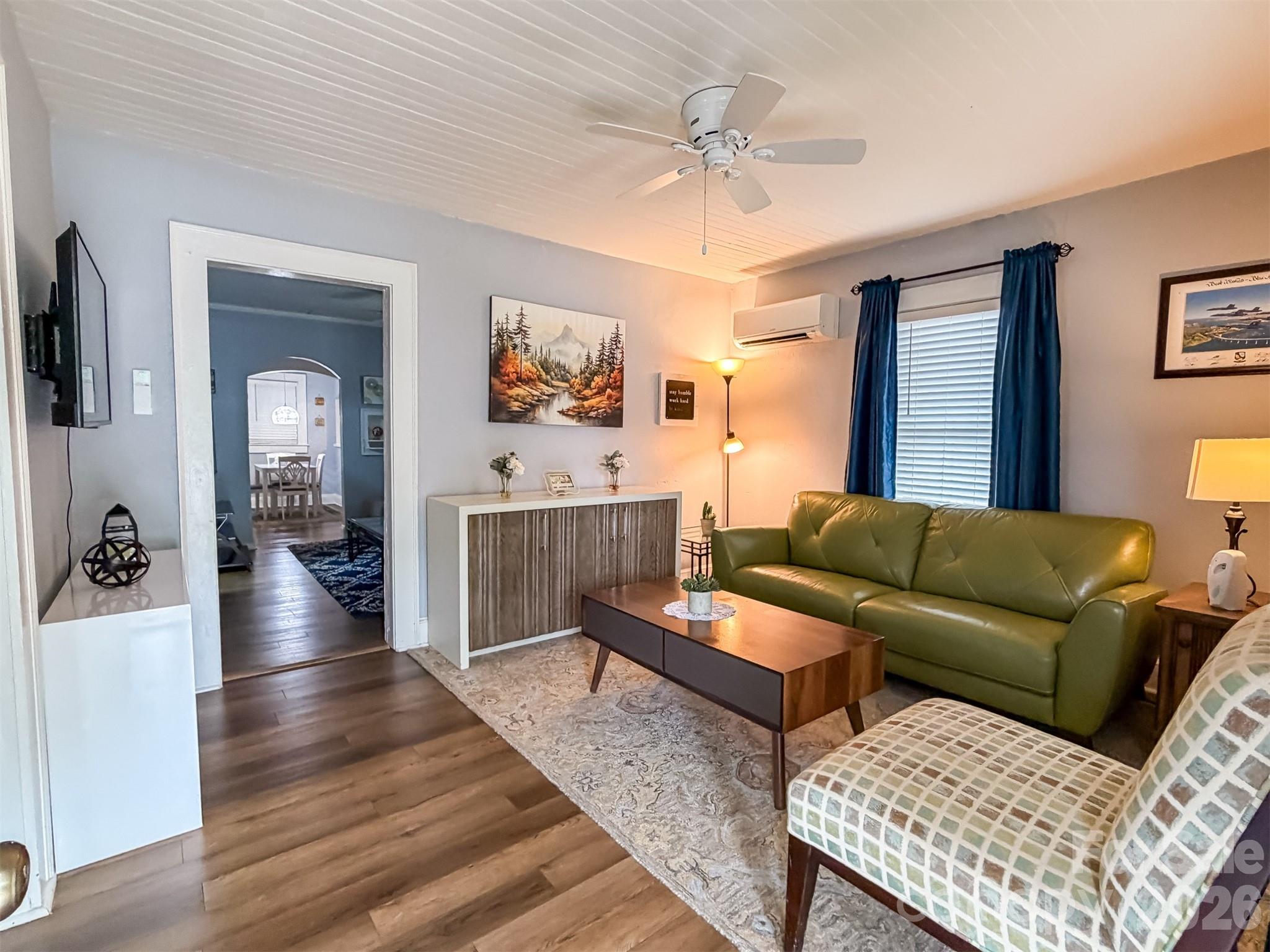 29 10th Street SE — Hickory