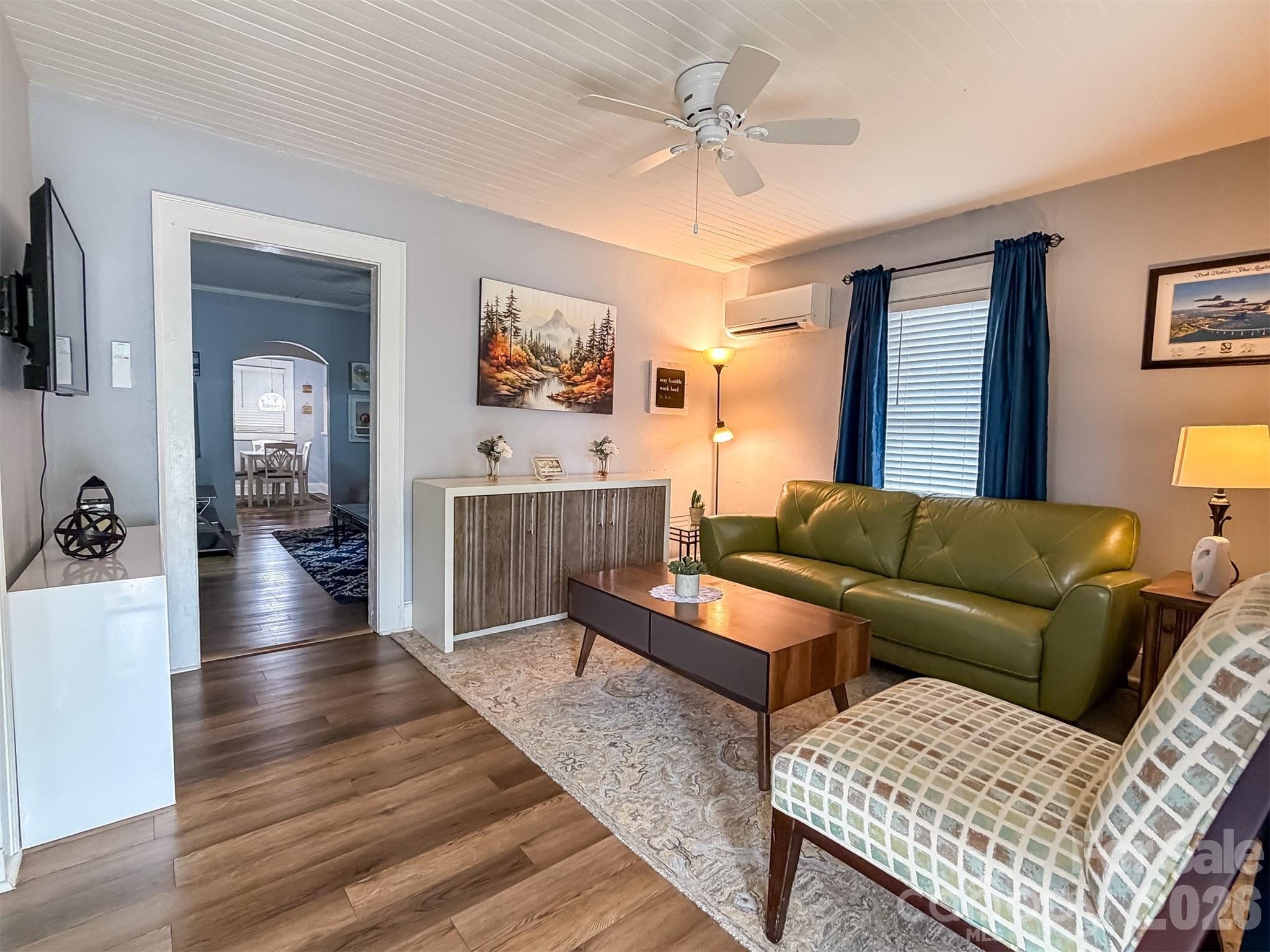 29 10th Street SE — Hickory