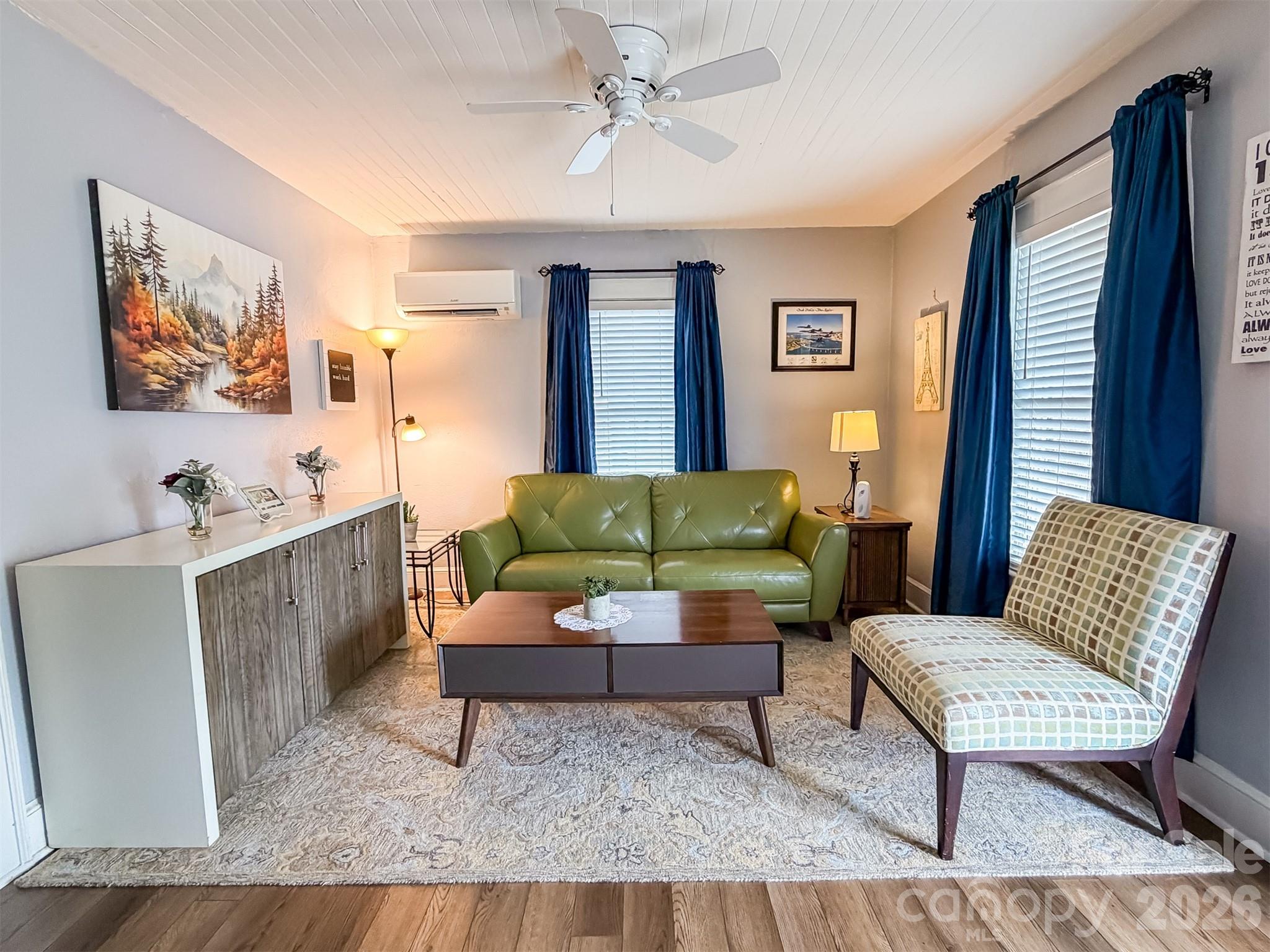 29 10th Street SE — Hickory