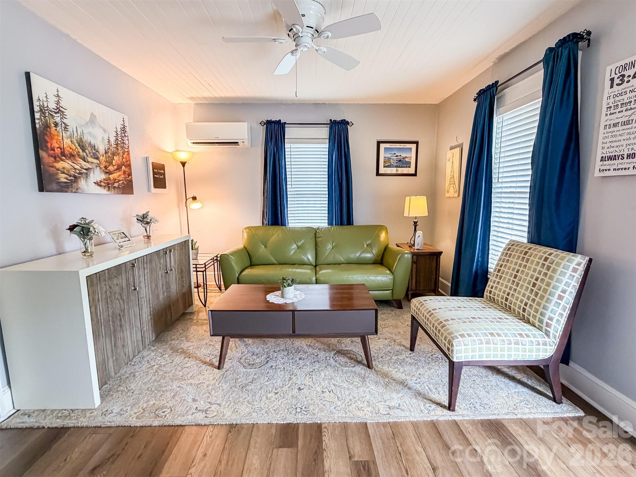 29 10th Street SE — Hickory