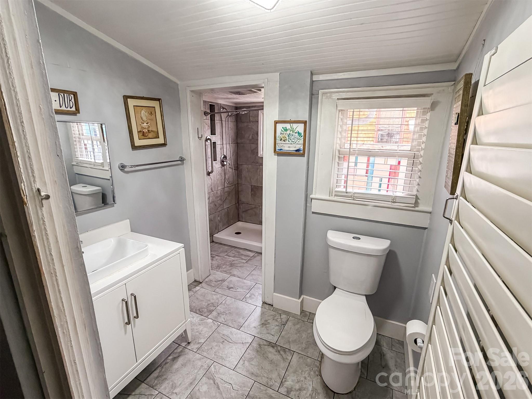 29 10th Street SE — Hickory