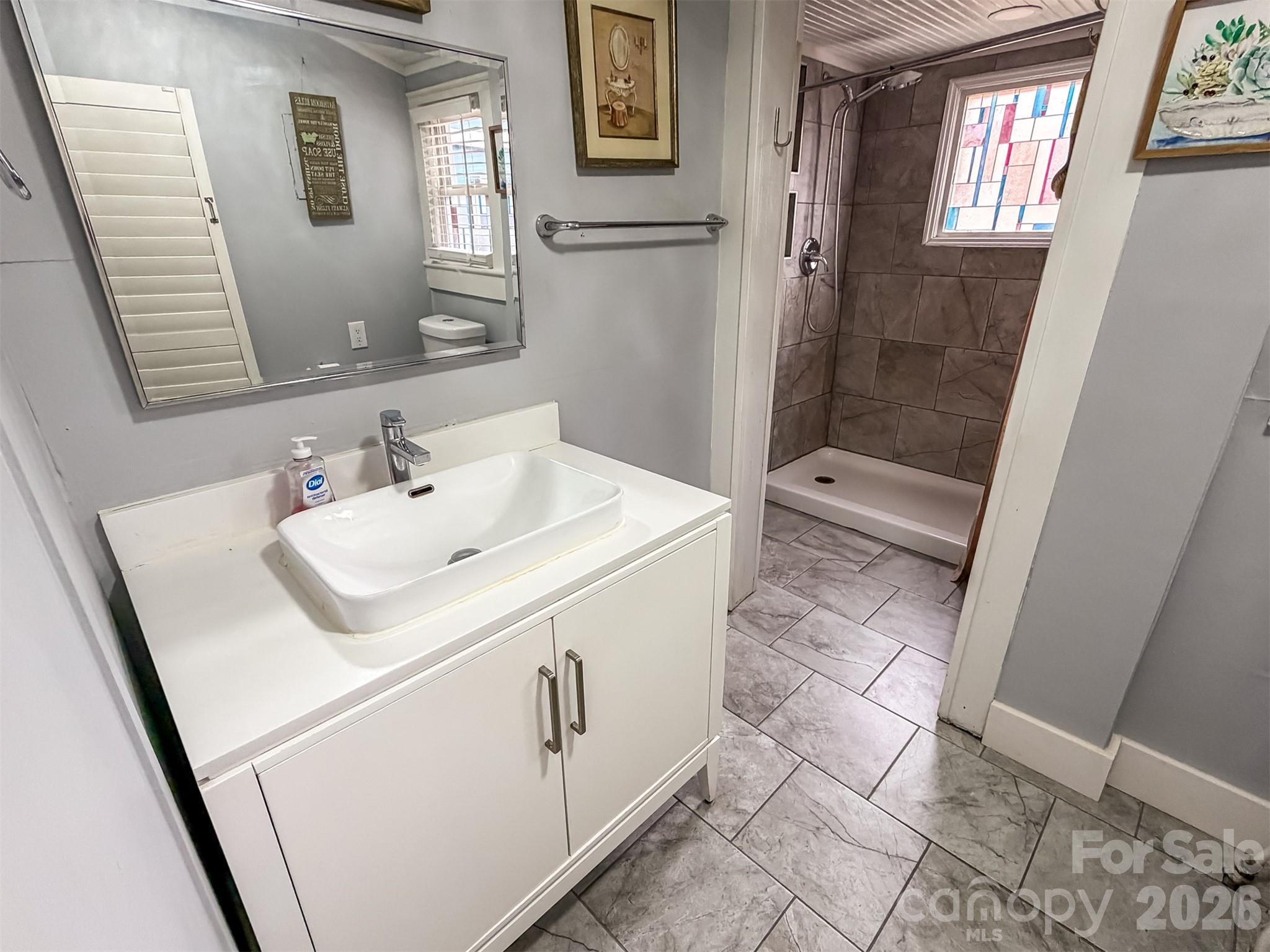 29 10th Street SE — Hickory