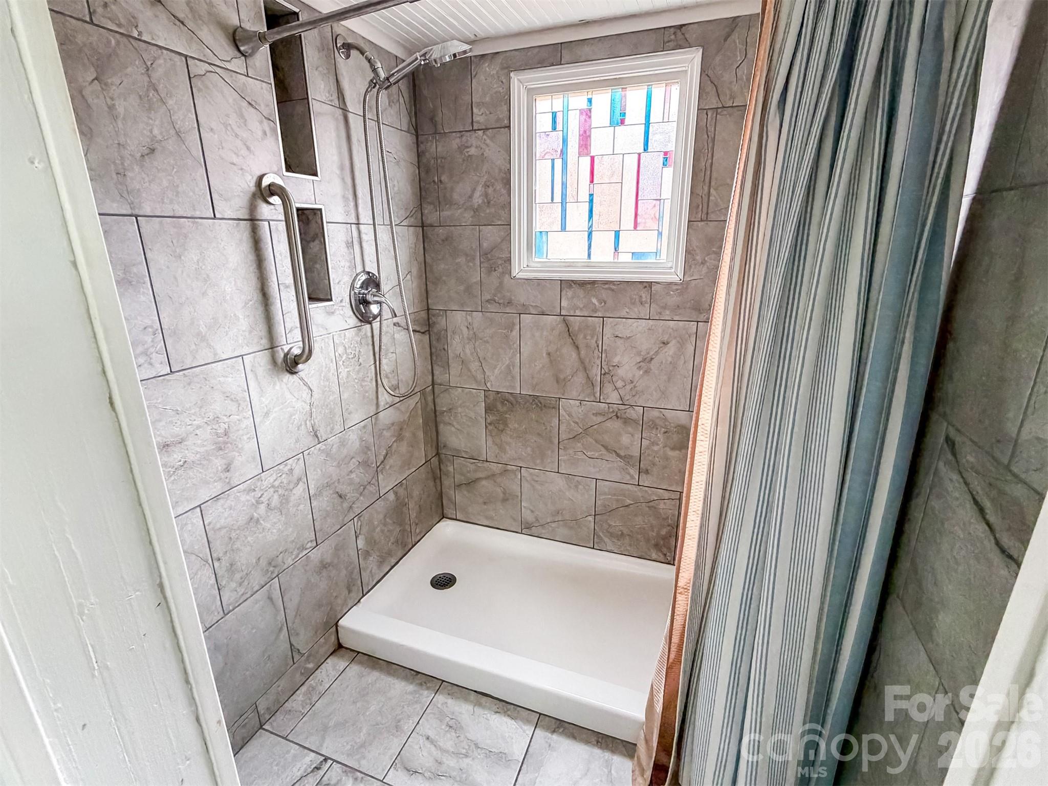 29 10th Street SE — Hickory