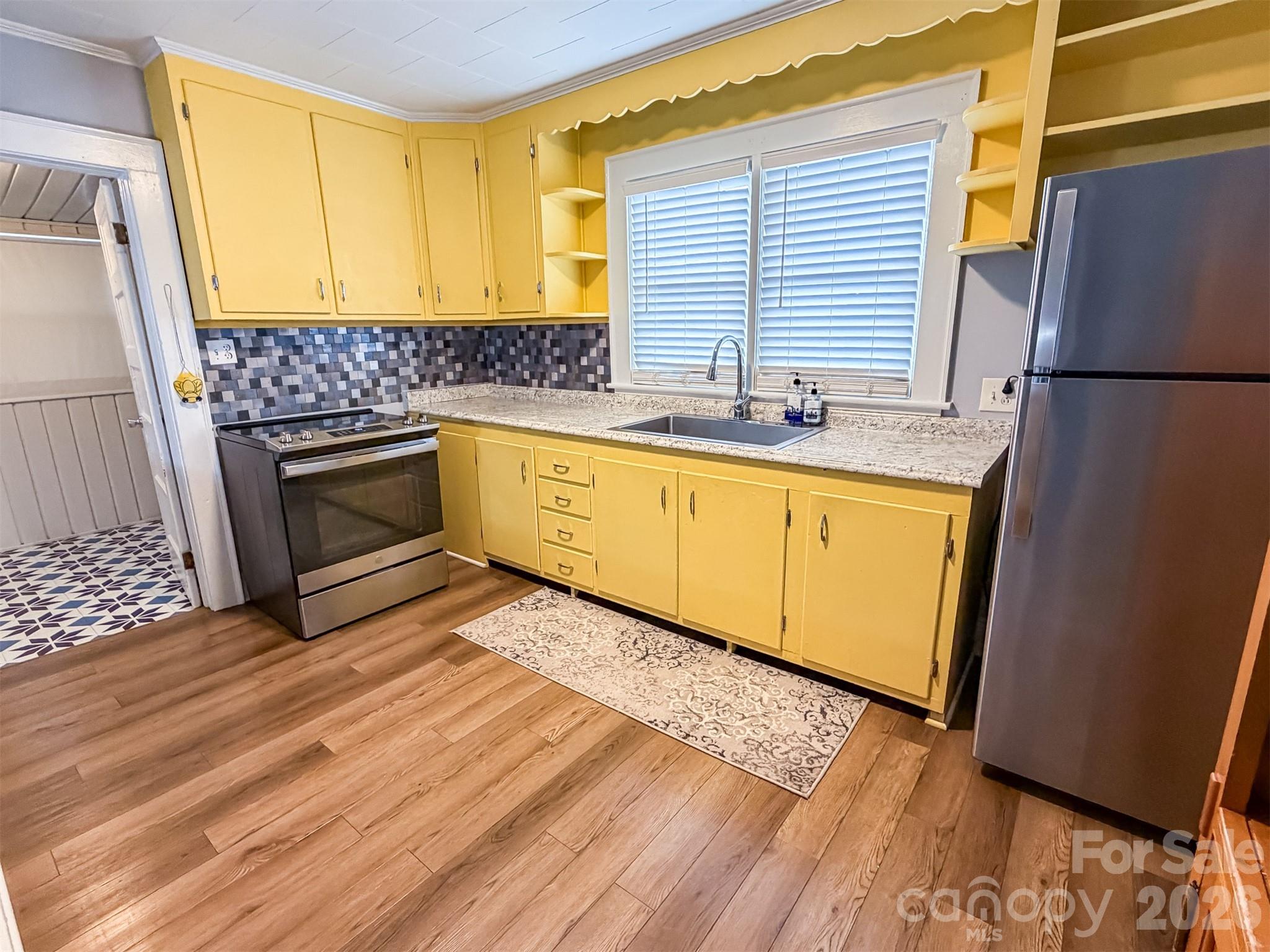 29 10th Street SE — Hickory