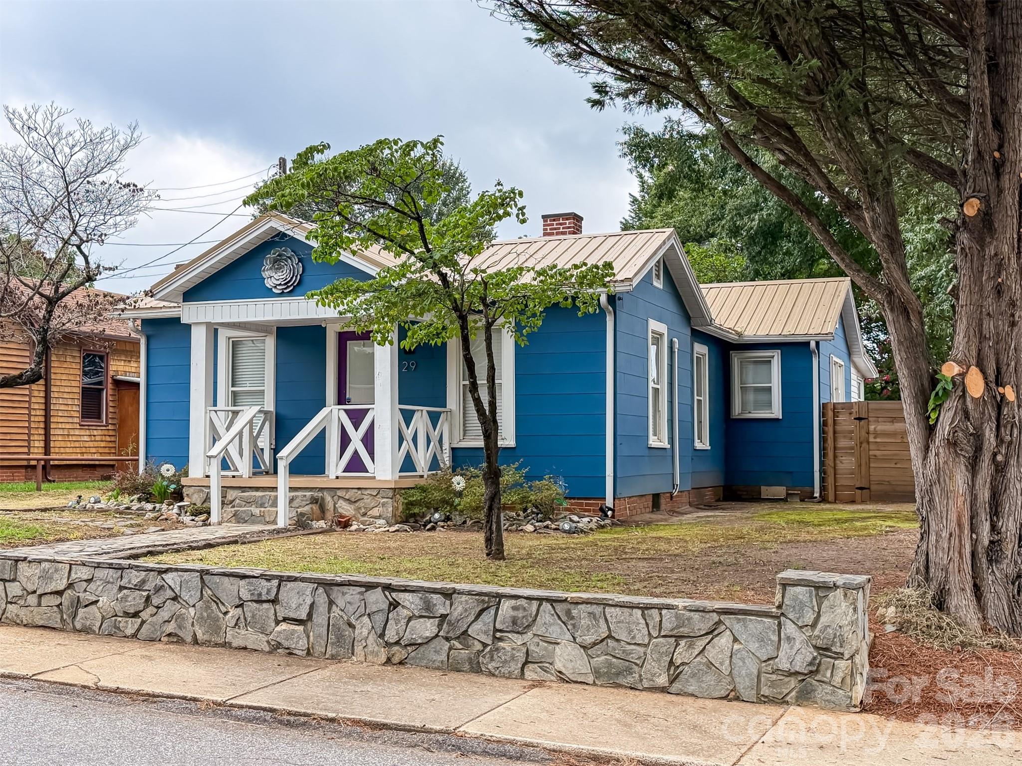 29 10th Street SE — Hickory