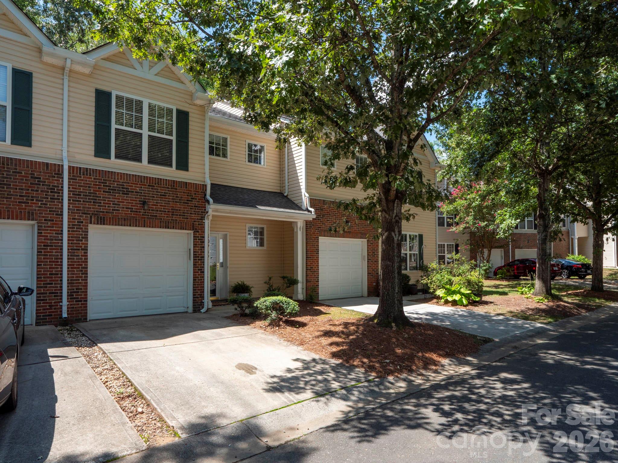 10747 Essex Hall Drive — Charlotte