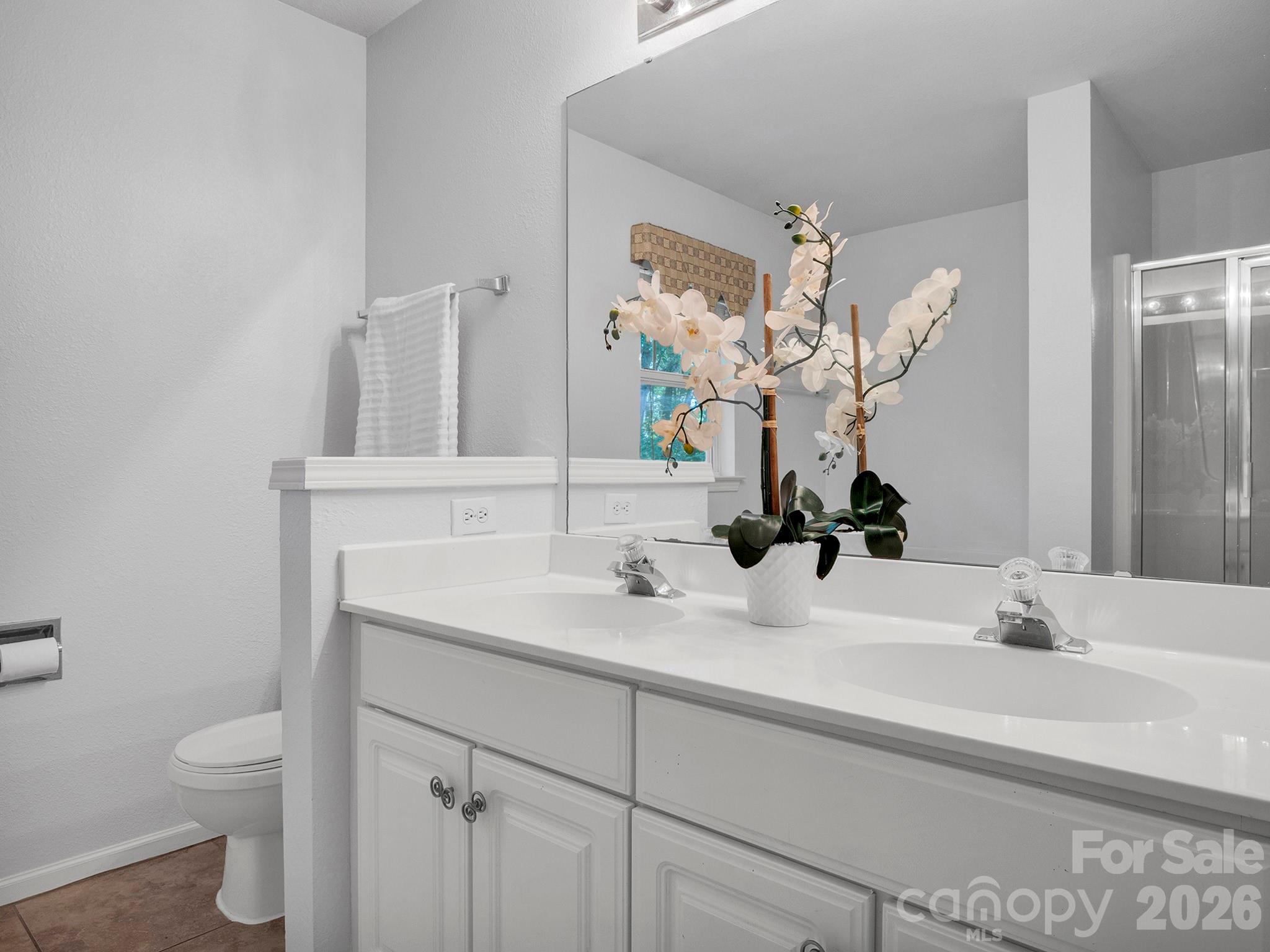 10747 Essex Hall Drive — Charlotte