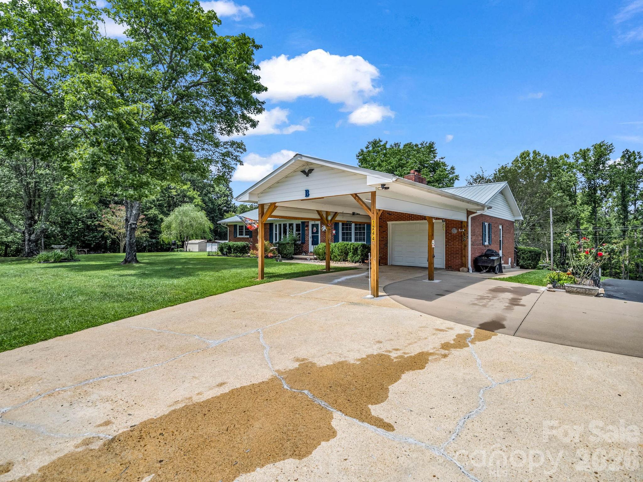 1244 Old Hwy 10 Highway E — Marion