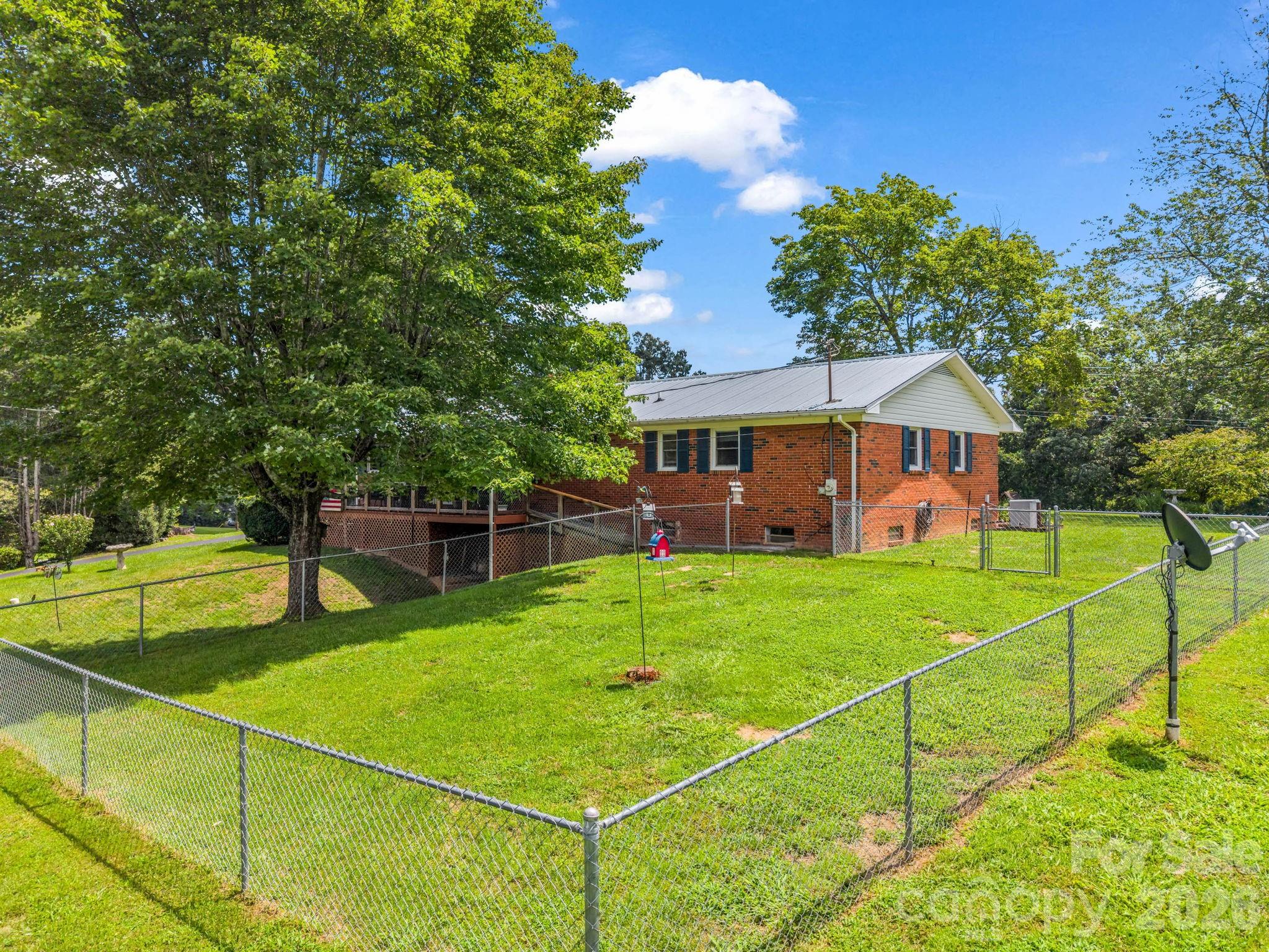 1244 Old Hwy 10 Highway E — Marion