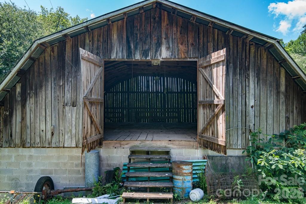 901 Rufus Robinson Road — Sylva