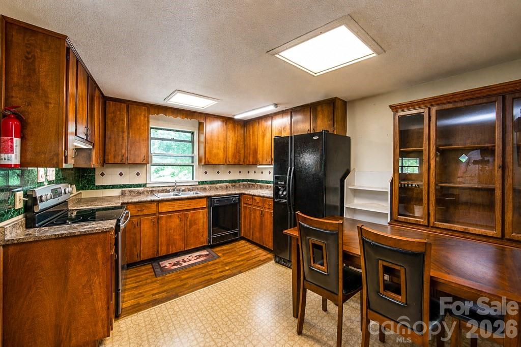 901 Rufus Robinson Road — Sylva