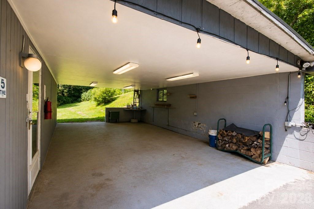 901 Rufus Robinson Road — Sylva