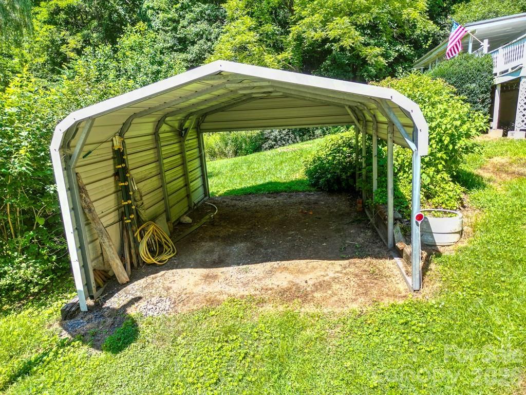 901 Rufus Robinson Road — Sylva