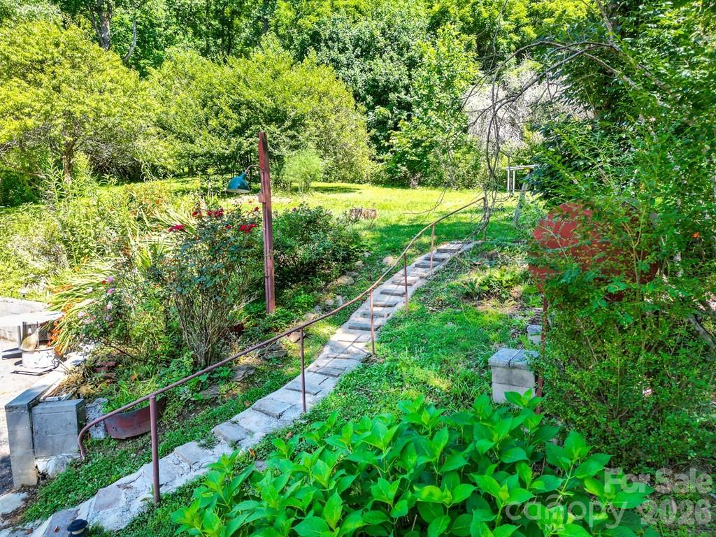 901 Rufus Robinson Road — Sylva