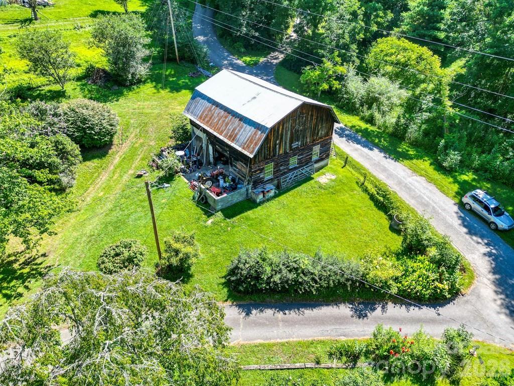 901 Rufus Robinson Road — Sylva