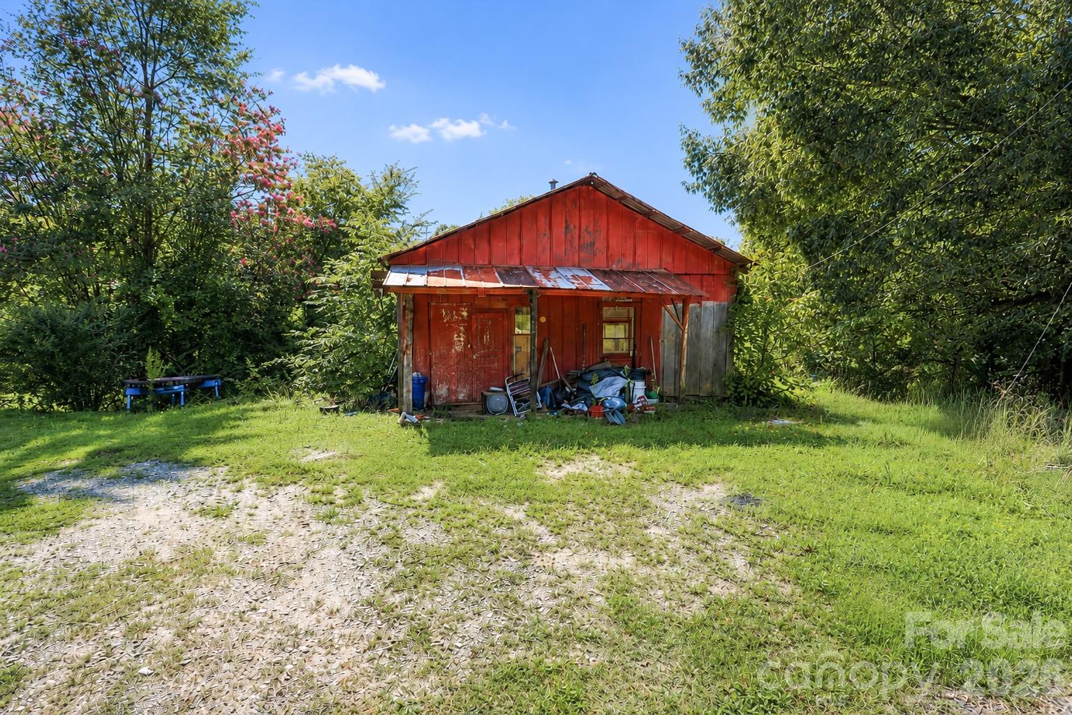141 Pine State Road — Troutman