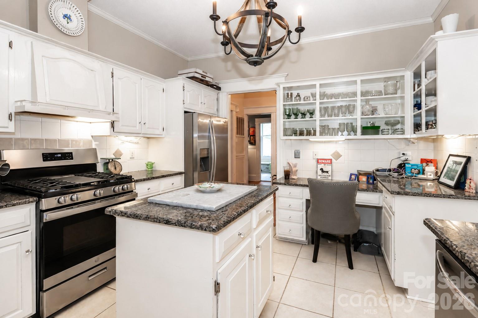 804 E Broad Street — Statesville