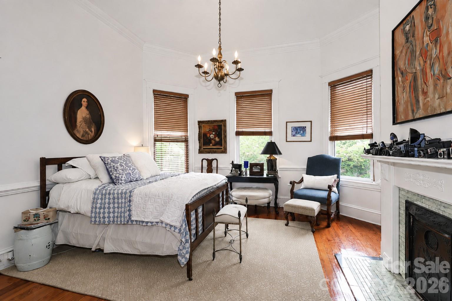 804 E Broad Street — Statesville