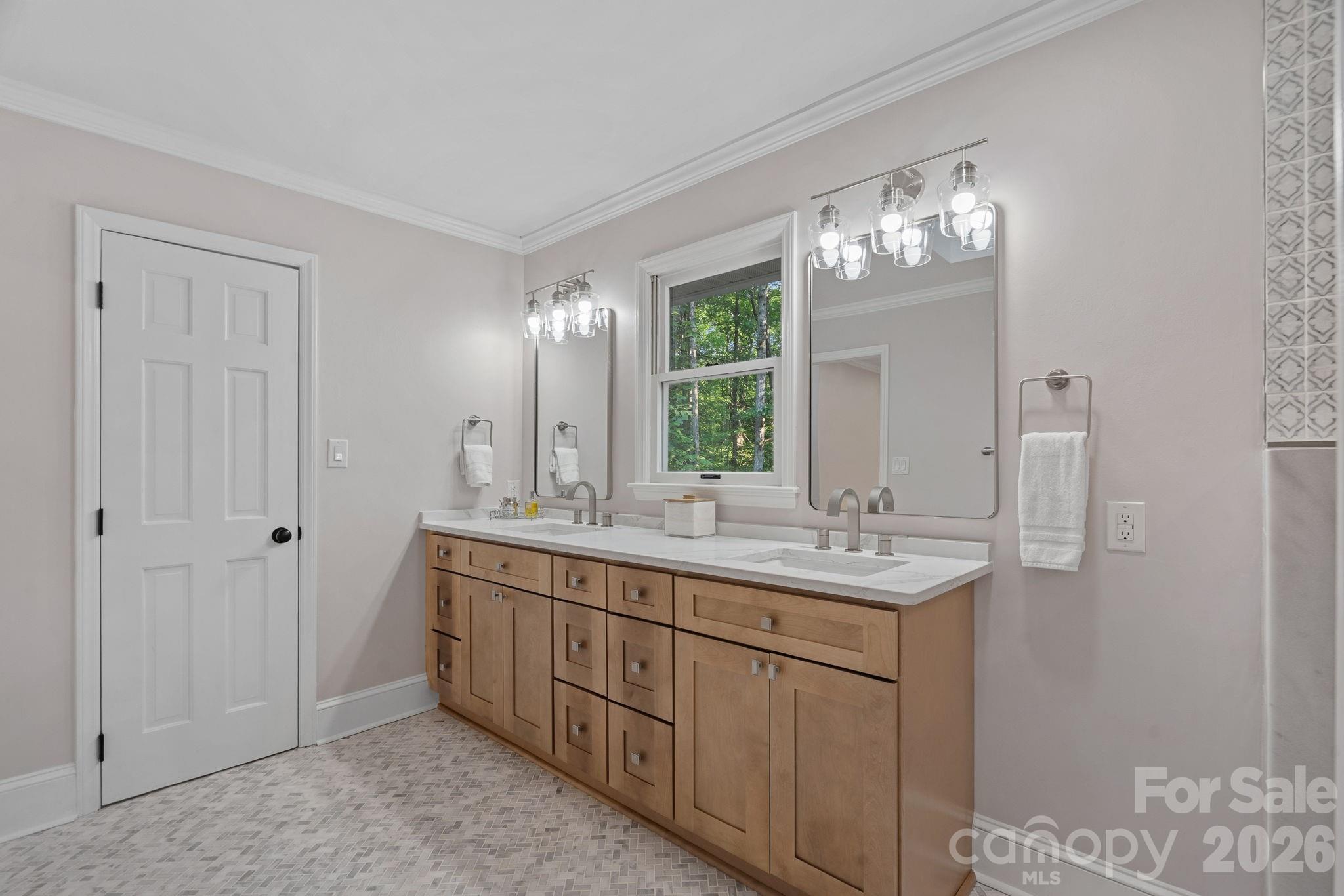 508 Red Barn Trail — Matthews