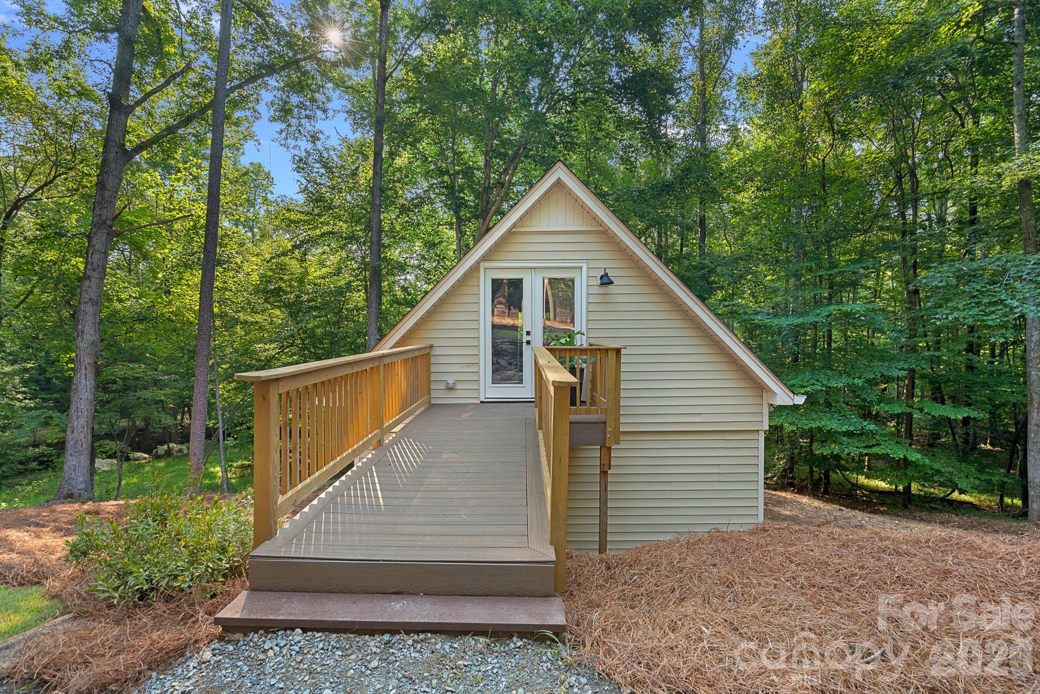 508 Red Barn Trail — Matthews