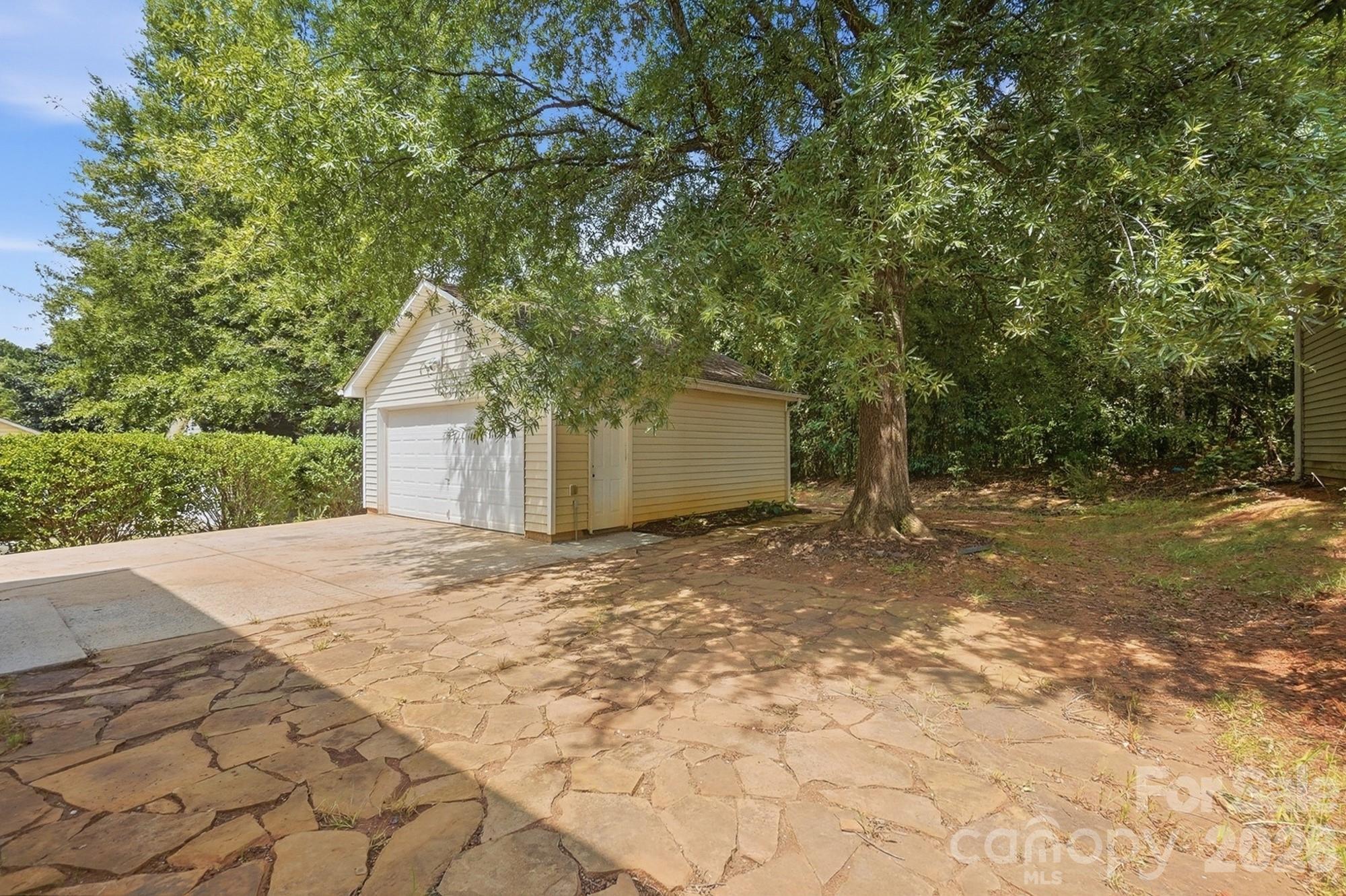 11402 Heritage Green Drive — Cornelius
