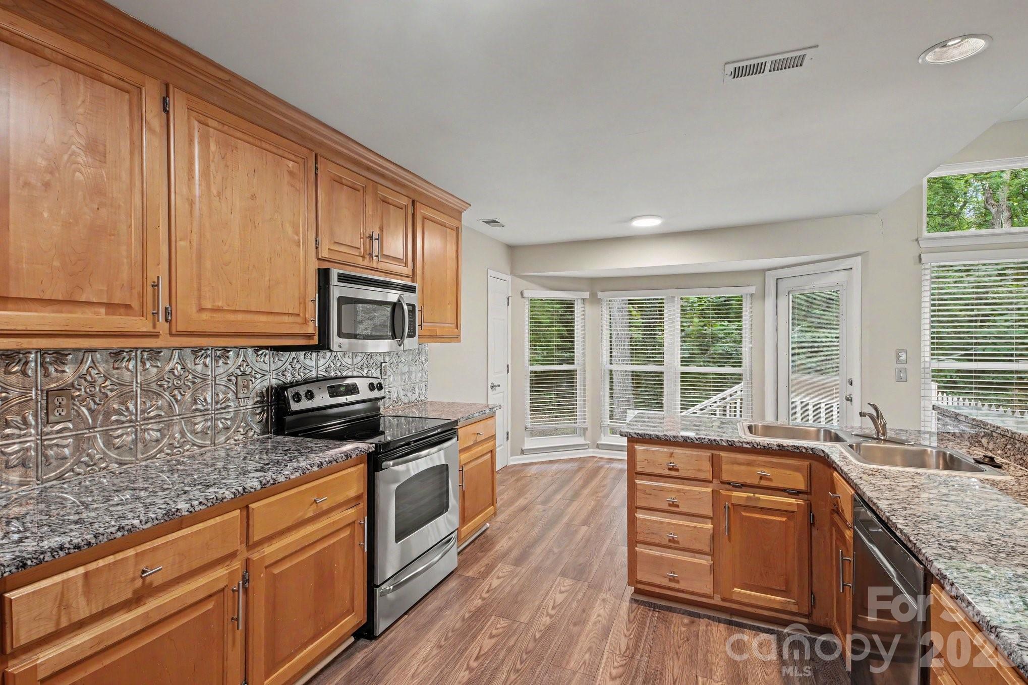 16130 Amber Field Drive — Huntersville