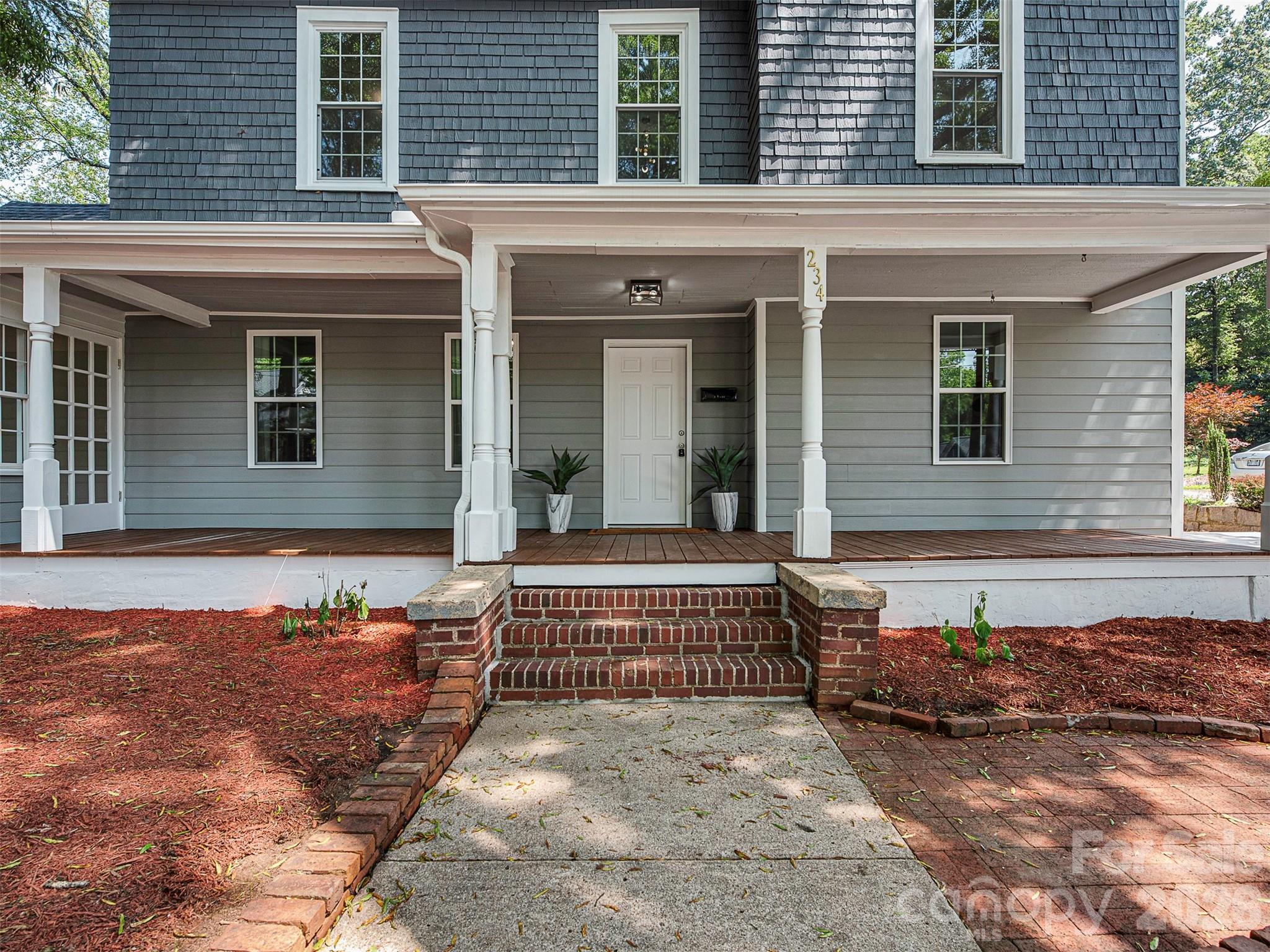 234 S Academy Street — Mooresville
