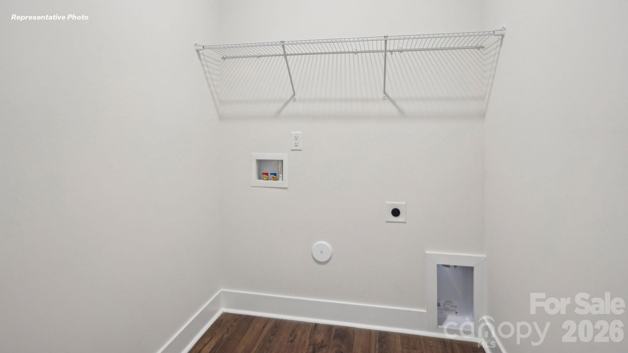 3260 Oberon Street — York