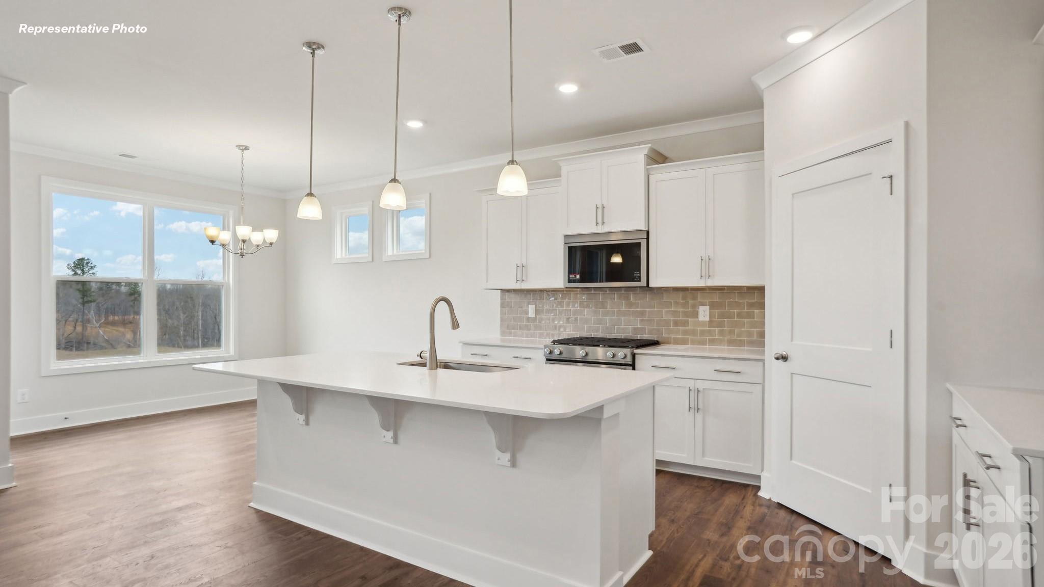 3260 Oberon Street — York