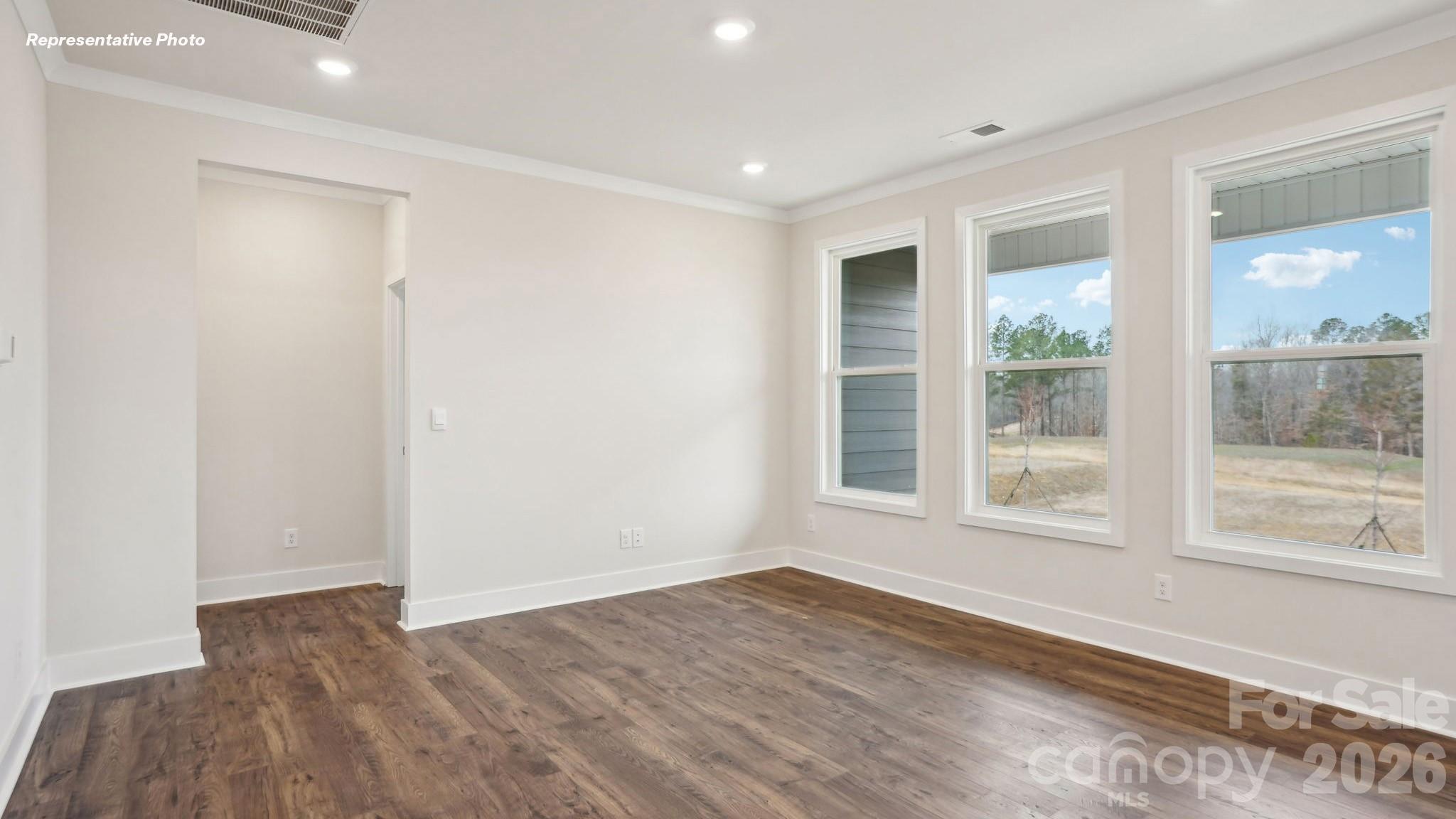 3260 Oberon Street — York