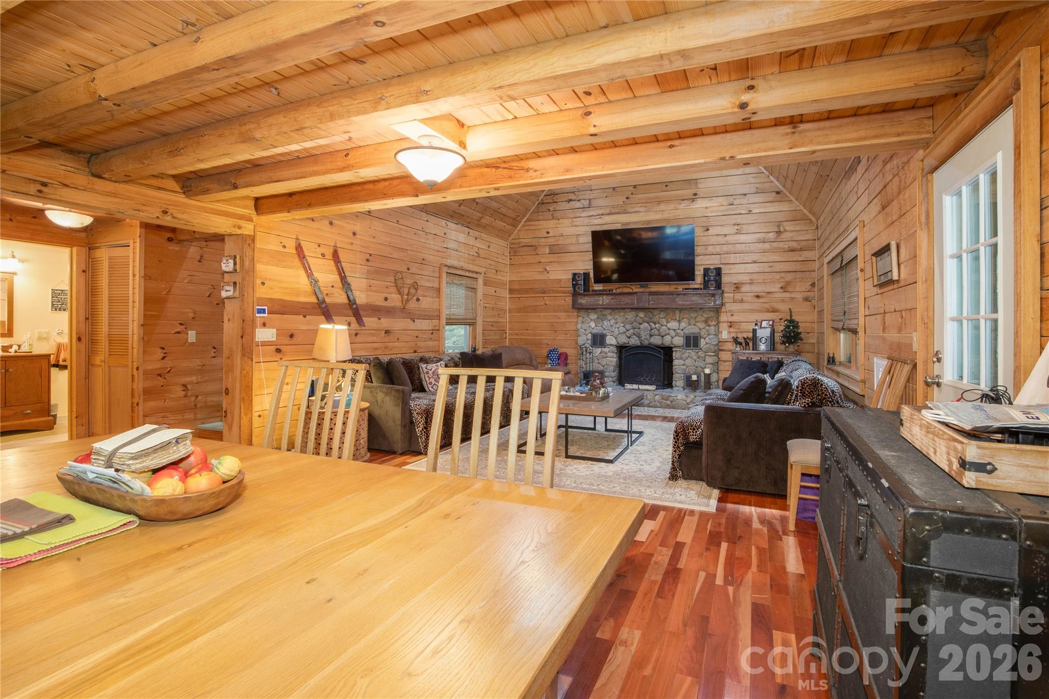 400 Amber Drive — Bakersville