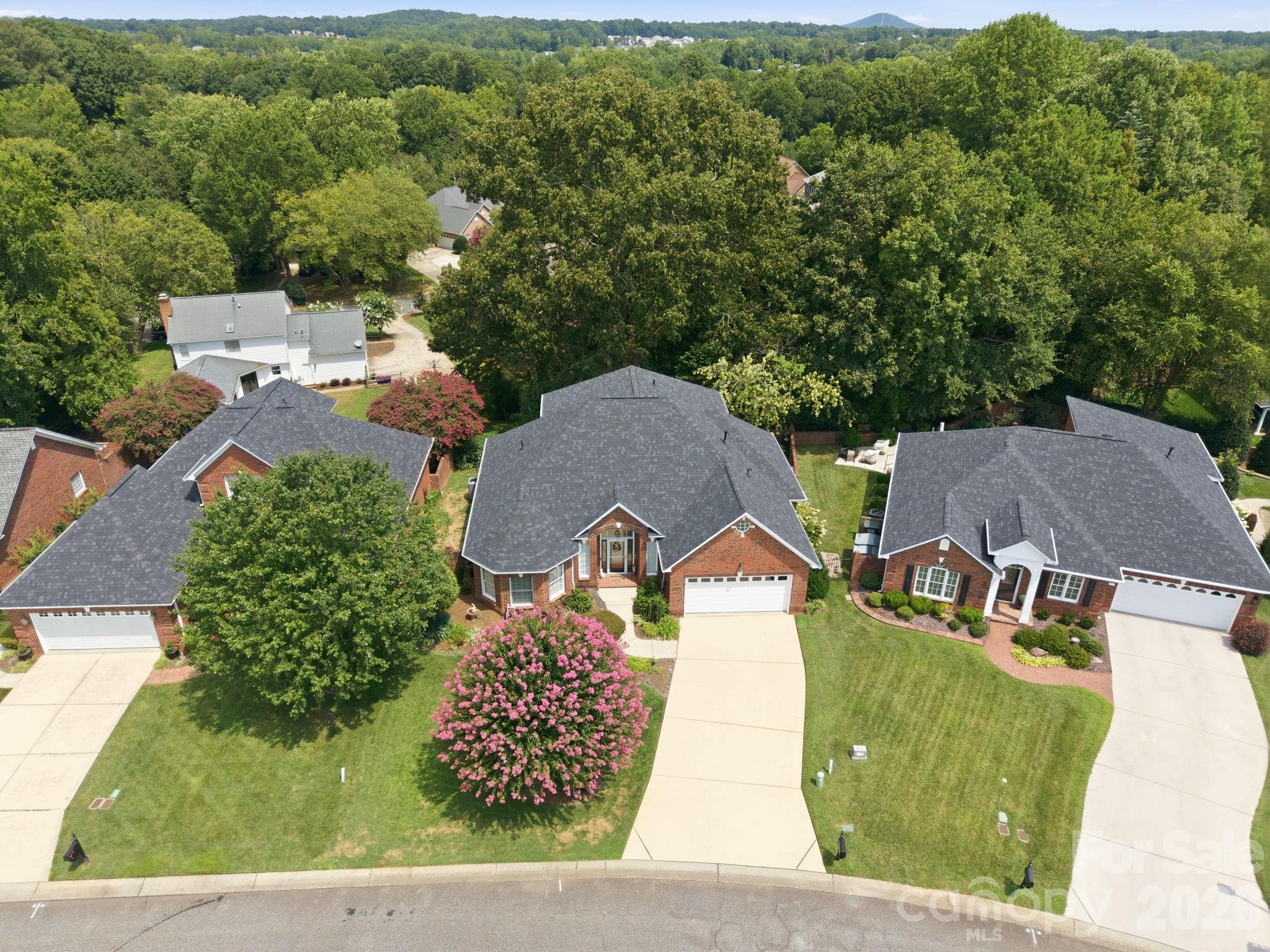 1511 Elkhart Circle — Gastonia