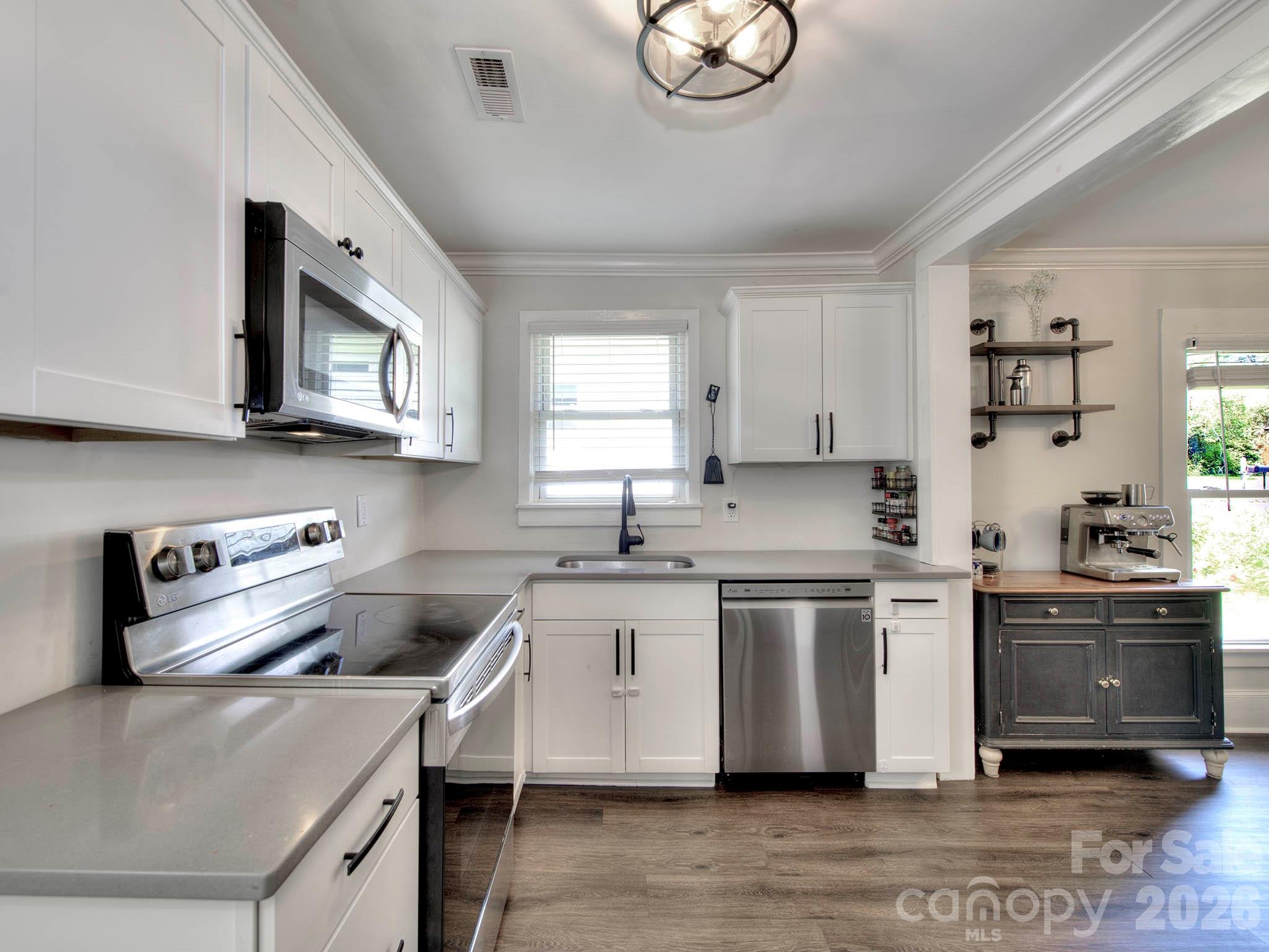 328 Piedmont Avenue — Mount Holly