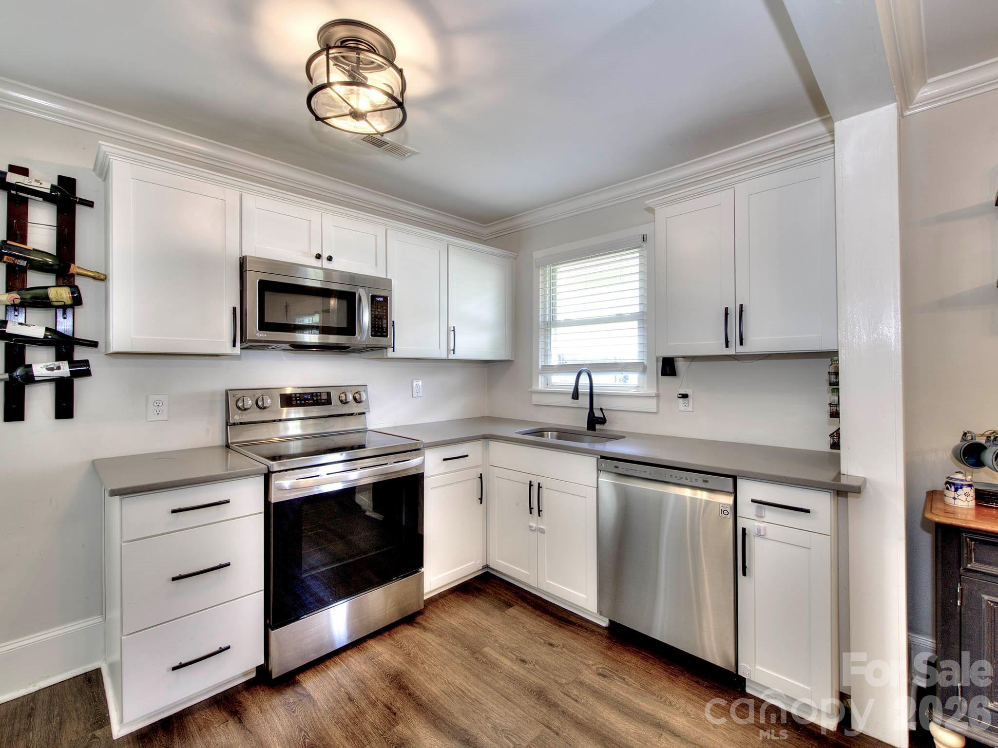 328 Piedmont Avenue — Mount Holly