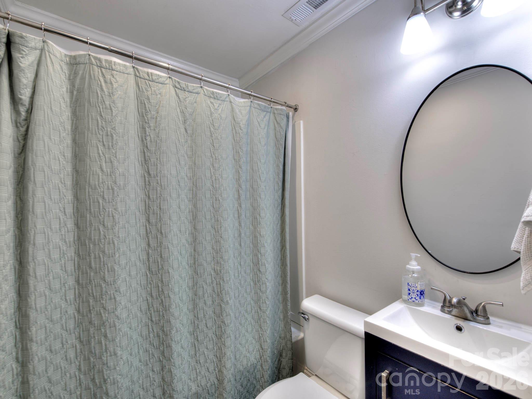 328 Piedmont Avenue — Mount Holly