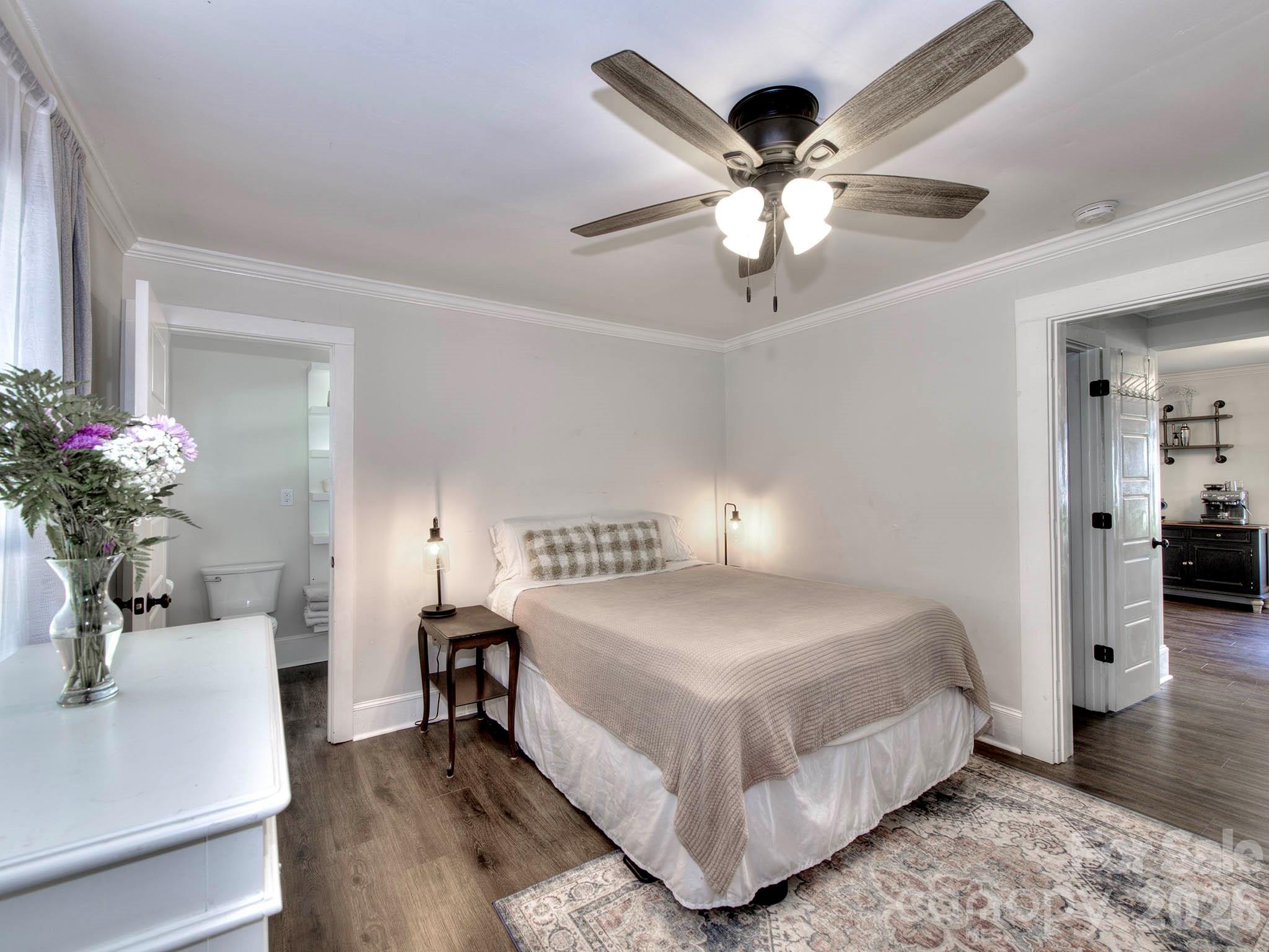 328 Piedmont Avenue — Mount Holly