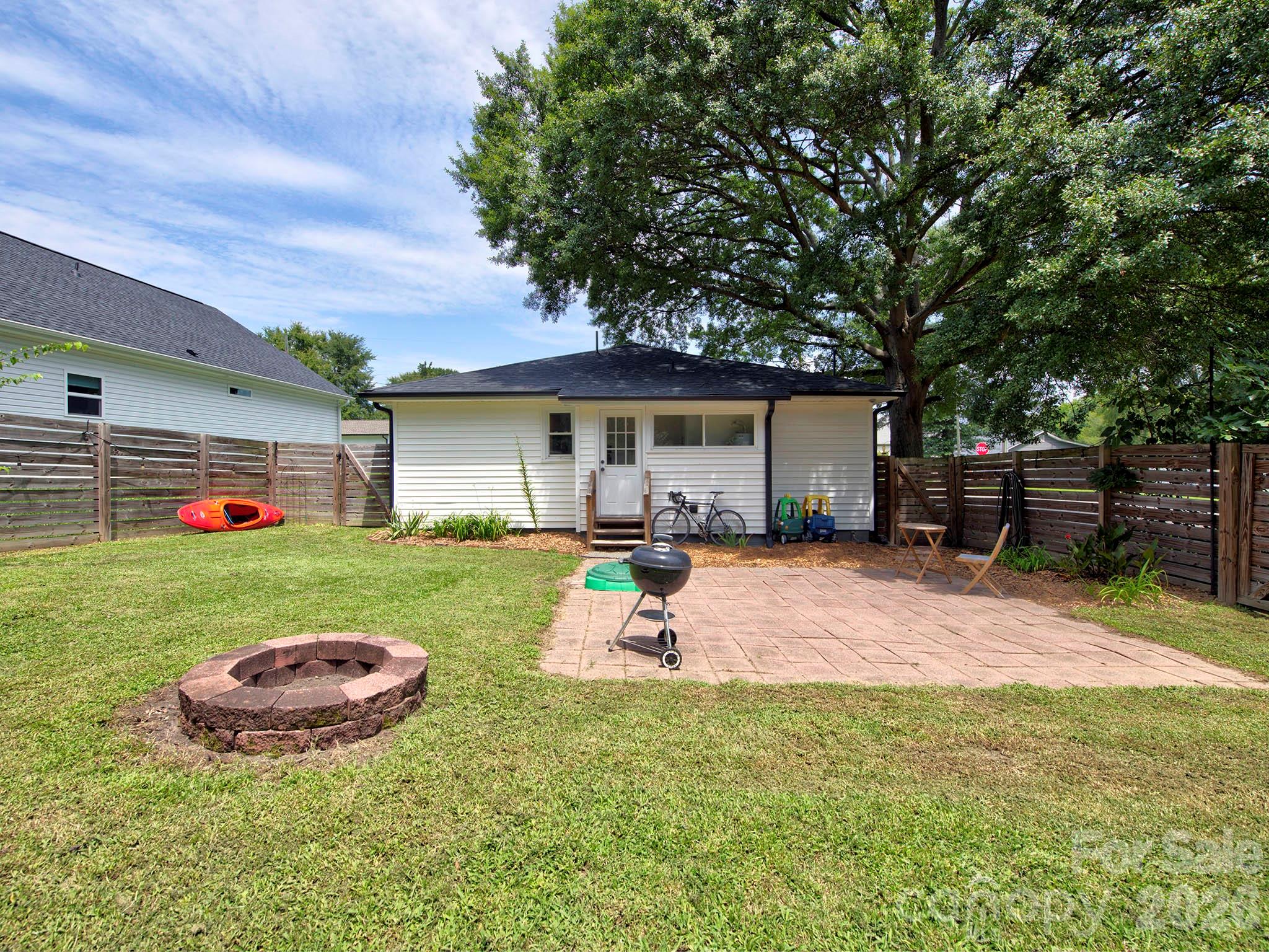 328 Piedmont Avenue — Mount Holly