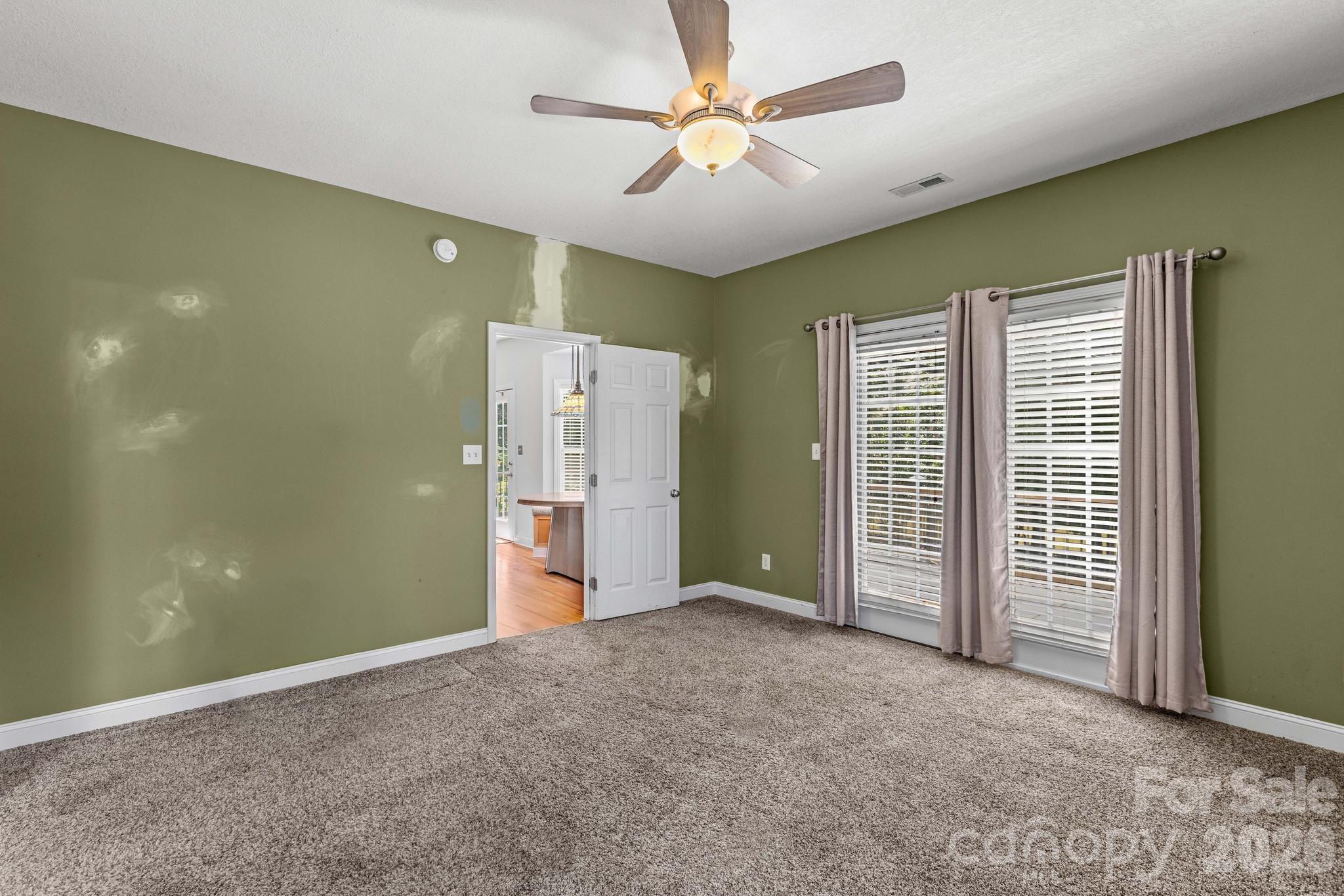 276 Falcon Crest Lane — Salisbury