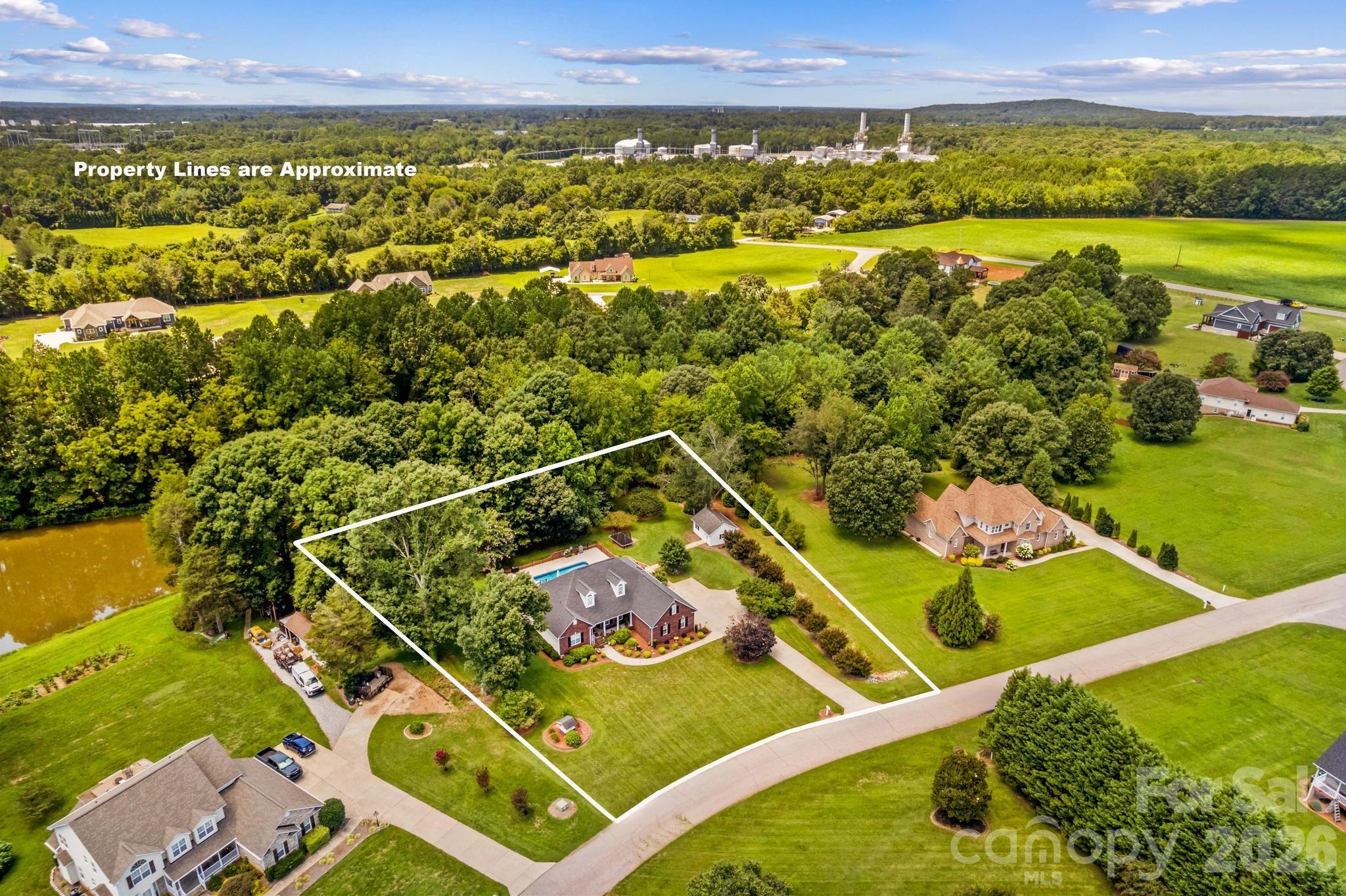 276 Falcon Crest Lane — Salisbury