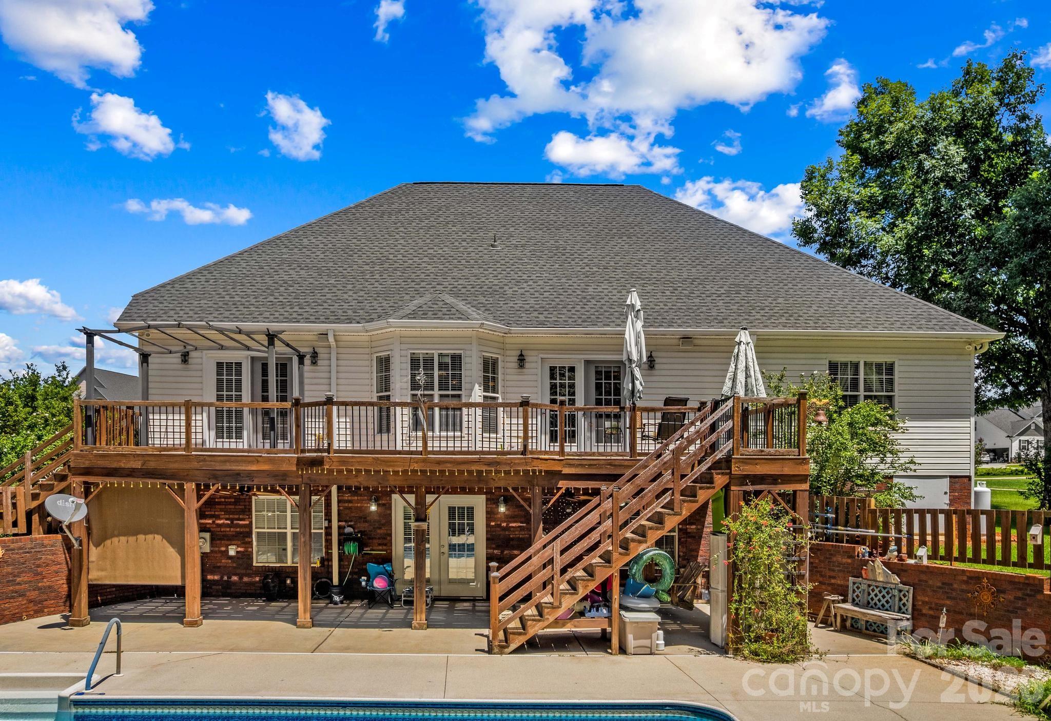 276 Falcon Crest Lane — Salisbury