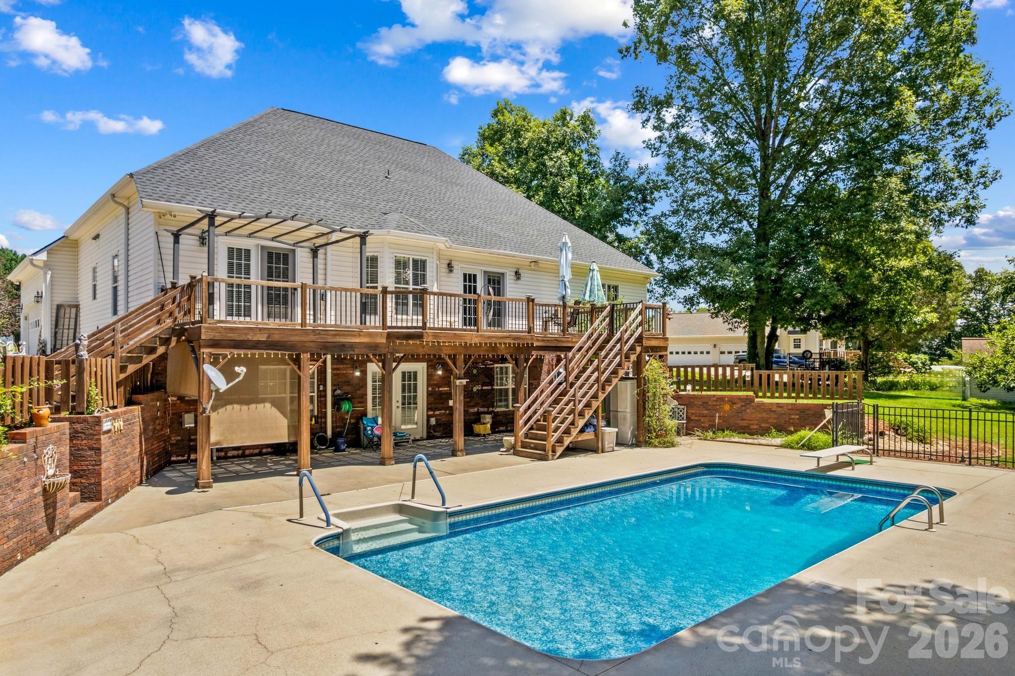 276 Falcon Crest Lane — Salisbury
