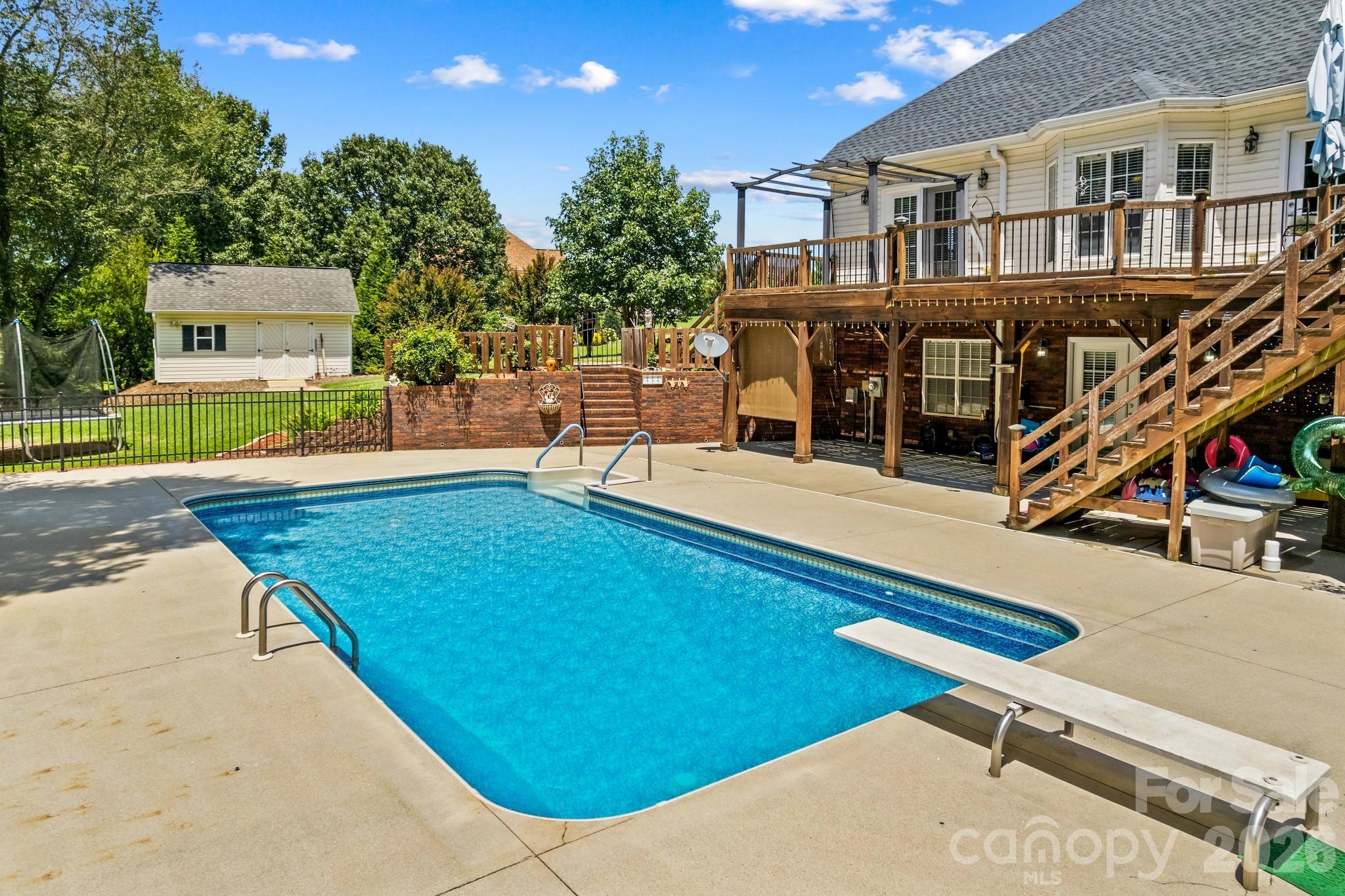 276 Falcon Crest Lane — Salisbury