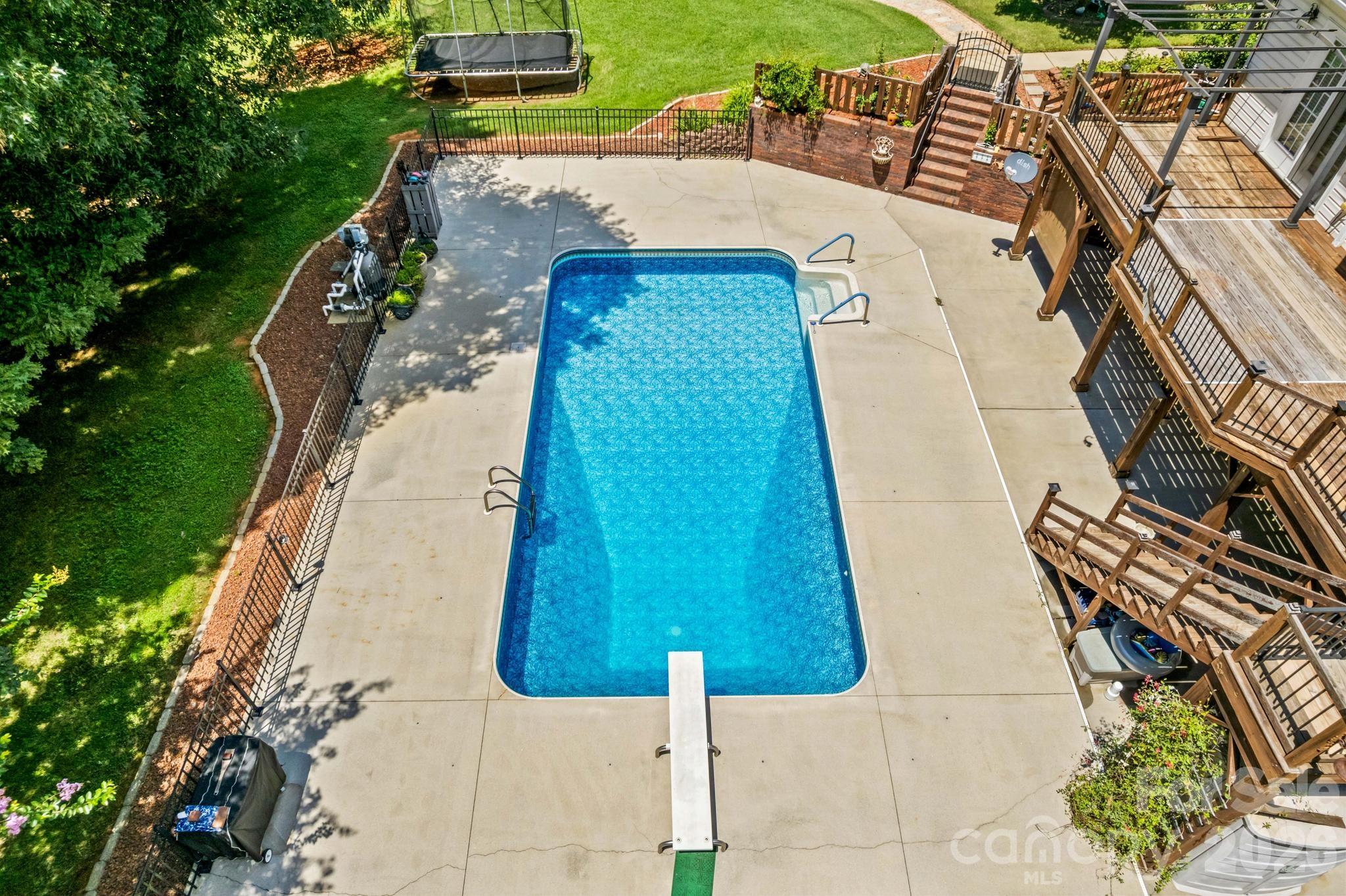 276 Falcon Crest Lane — Salisbury
